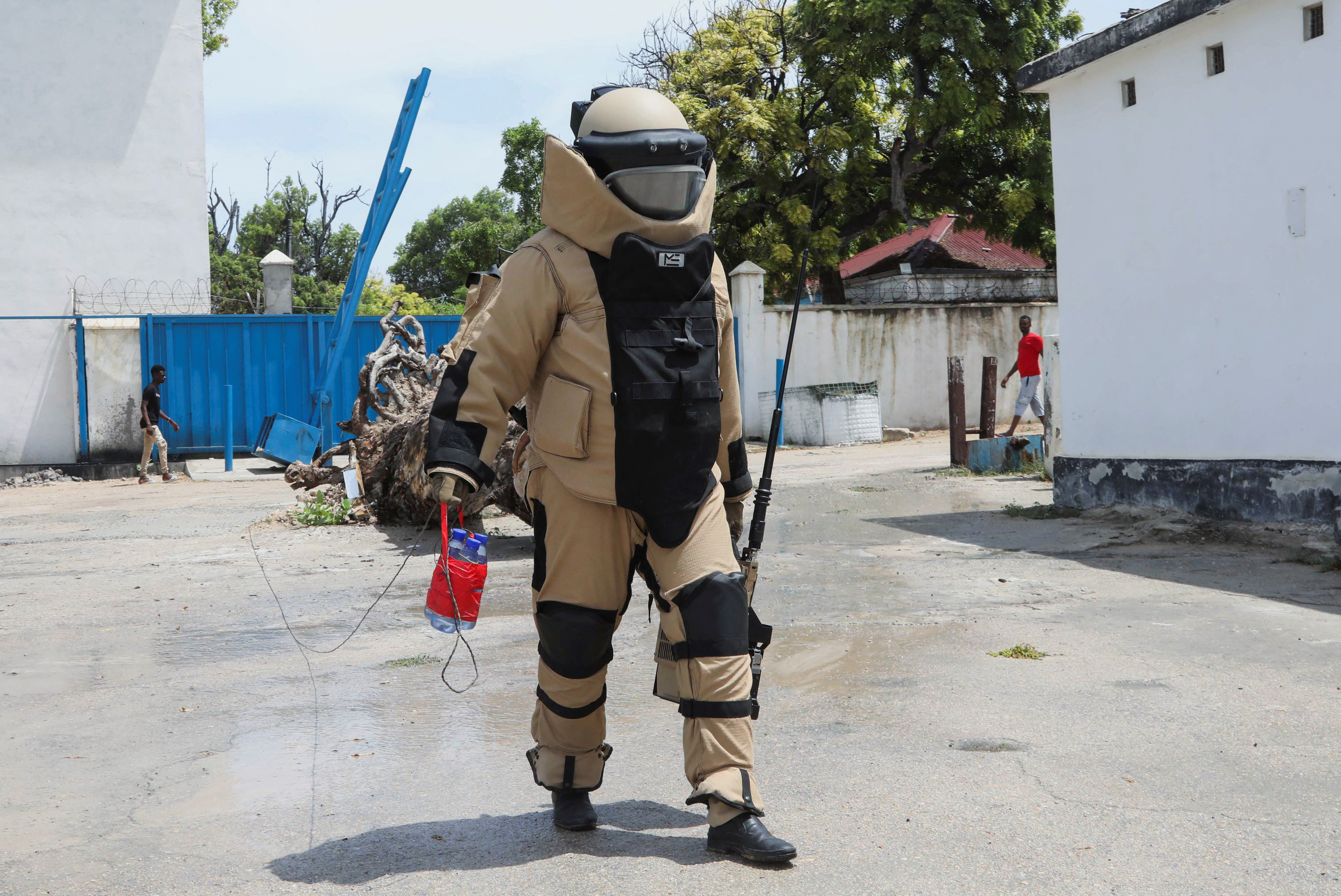 Somalia's bomb squad face down fear and shame to save lives