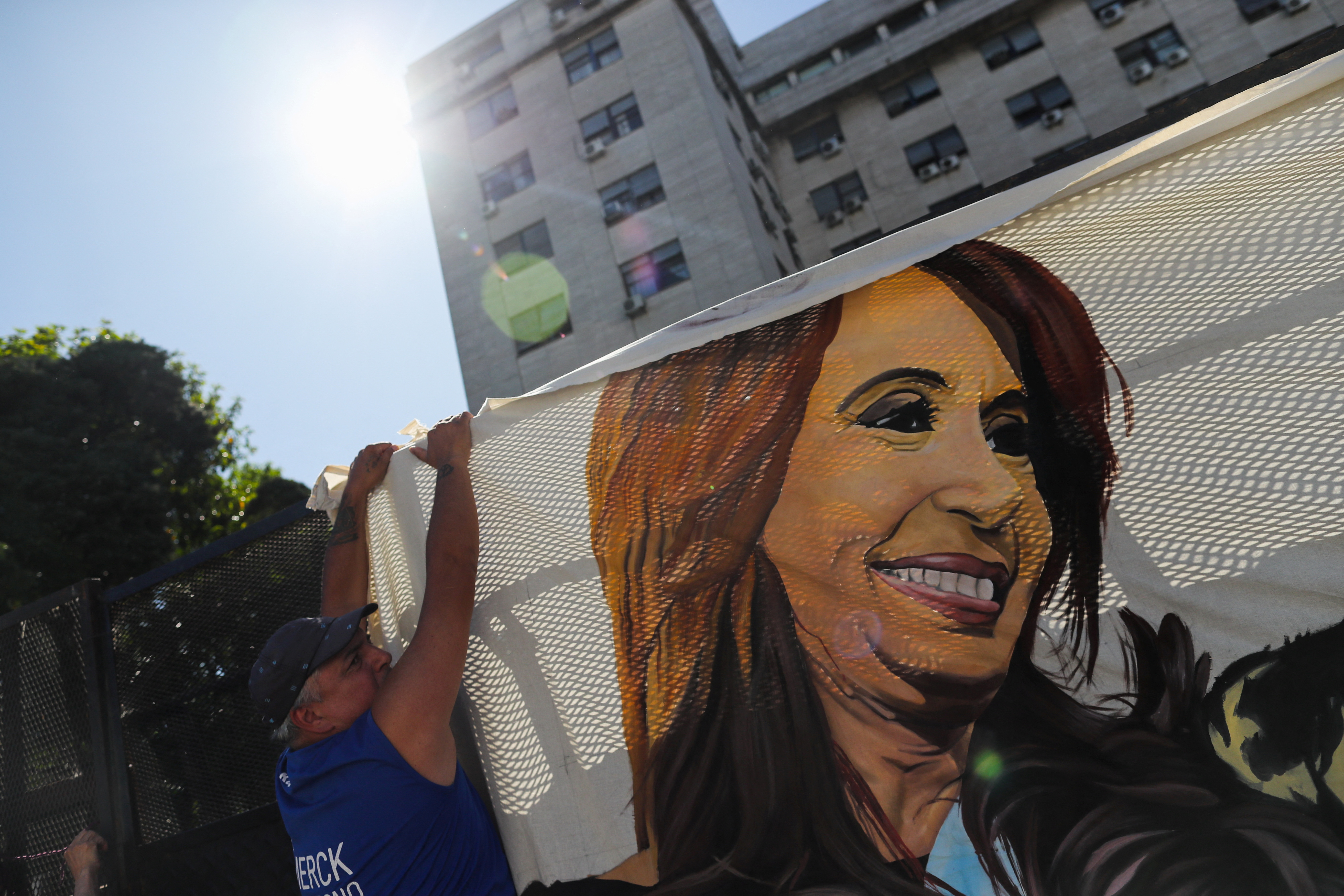 Argentina court hands VP Cristina Kirchner 6-year jail term in graft case |  Reuters