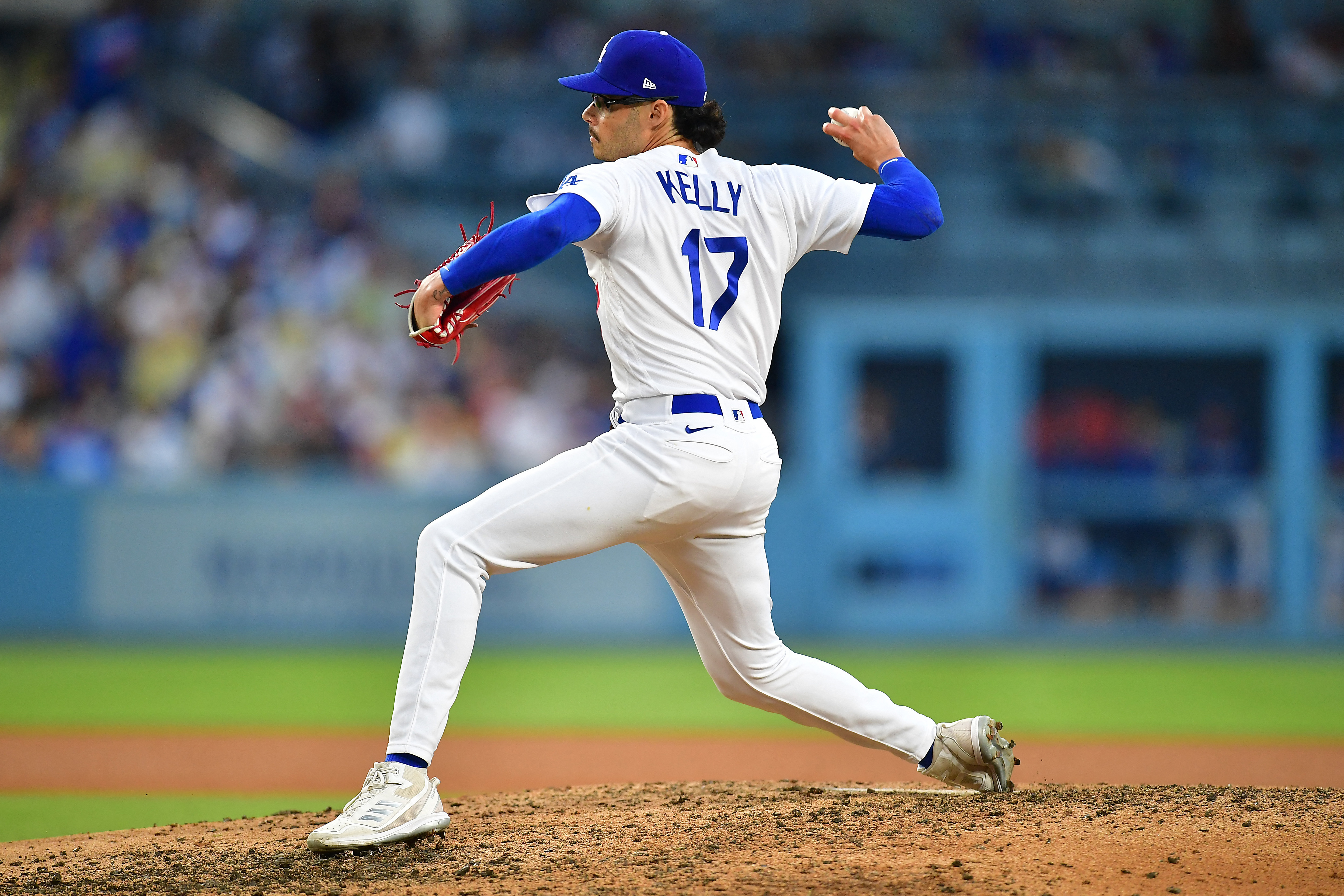 LOS ANGELES, CA - JULY 29: Los Angeles Dodgers Pitcher Emmet Sheehan (80)  gets ready to throw a pitch during the MLB game between the Cincinnati Reds  and the Los Angeles Dodgers