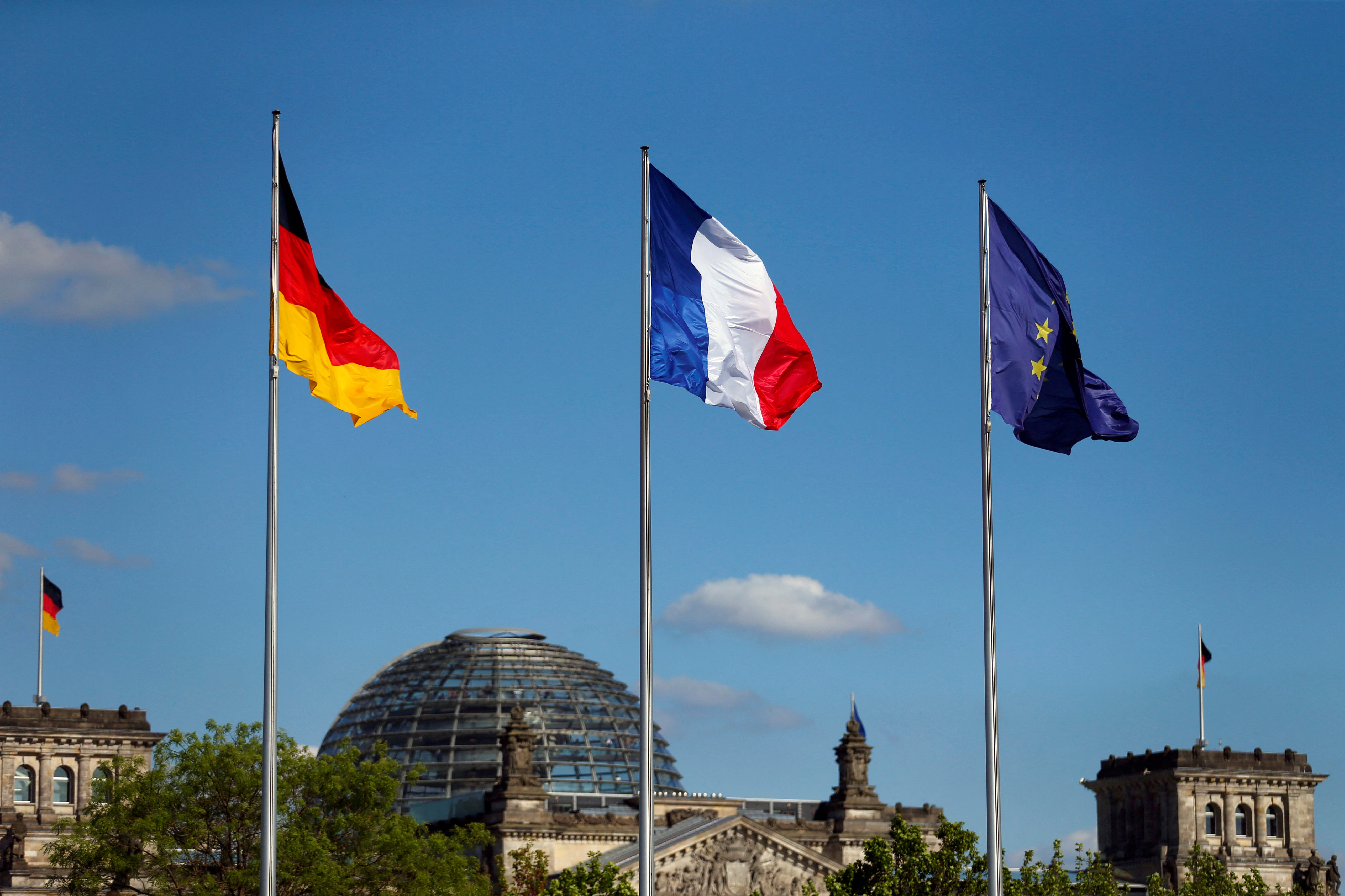 Germany in french. Европейский Союз Франция. Флаги Германии Франции и ЕС. ФРГ И Франция. Европейский Союз ФРГ.