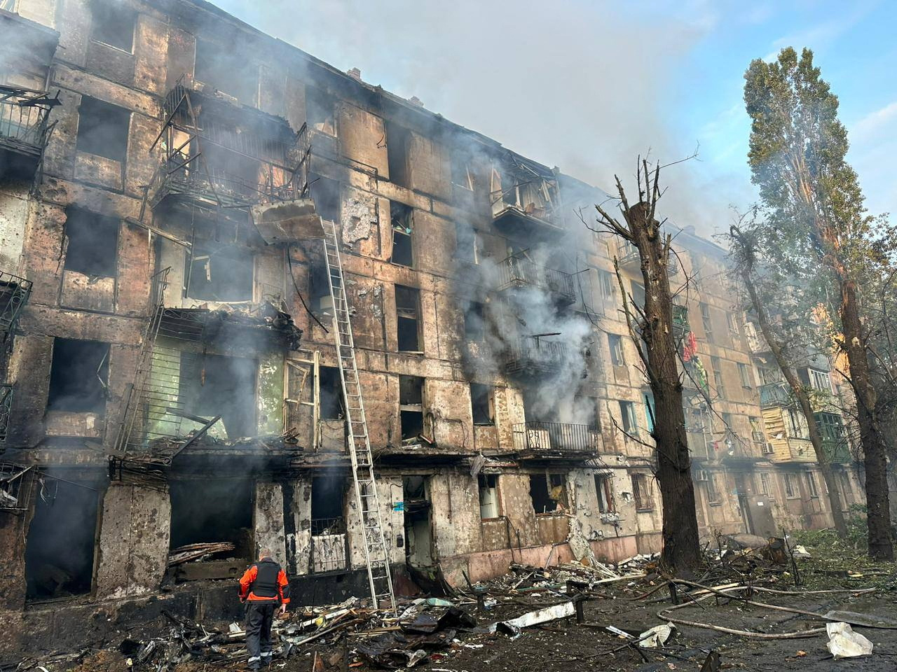 Έξι νεκροί σε επίθεση με ρωσικό πύραυλο στην πατρίδα του Ουκρανού προέδρου