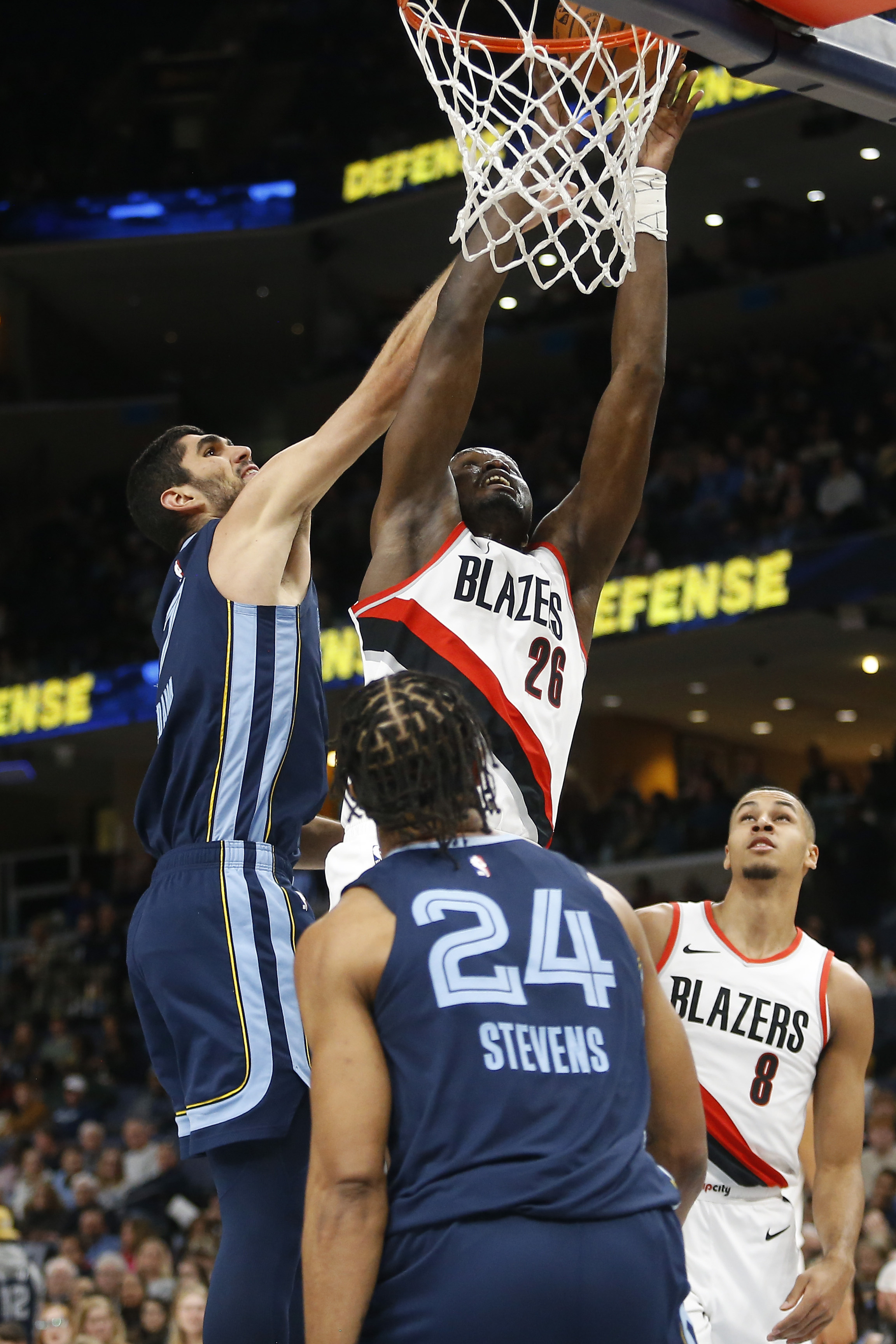 Blazers end 9-game skid in big way, blow out Grizzlies | Reuters