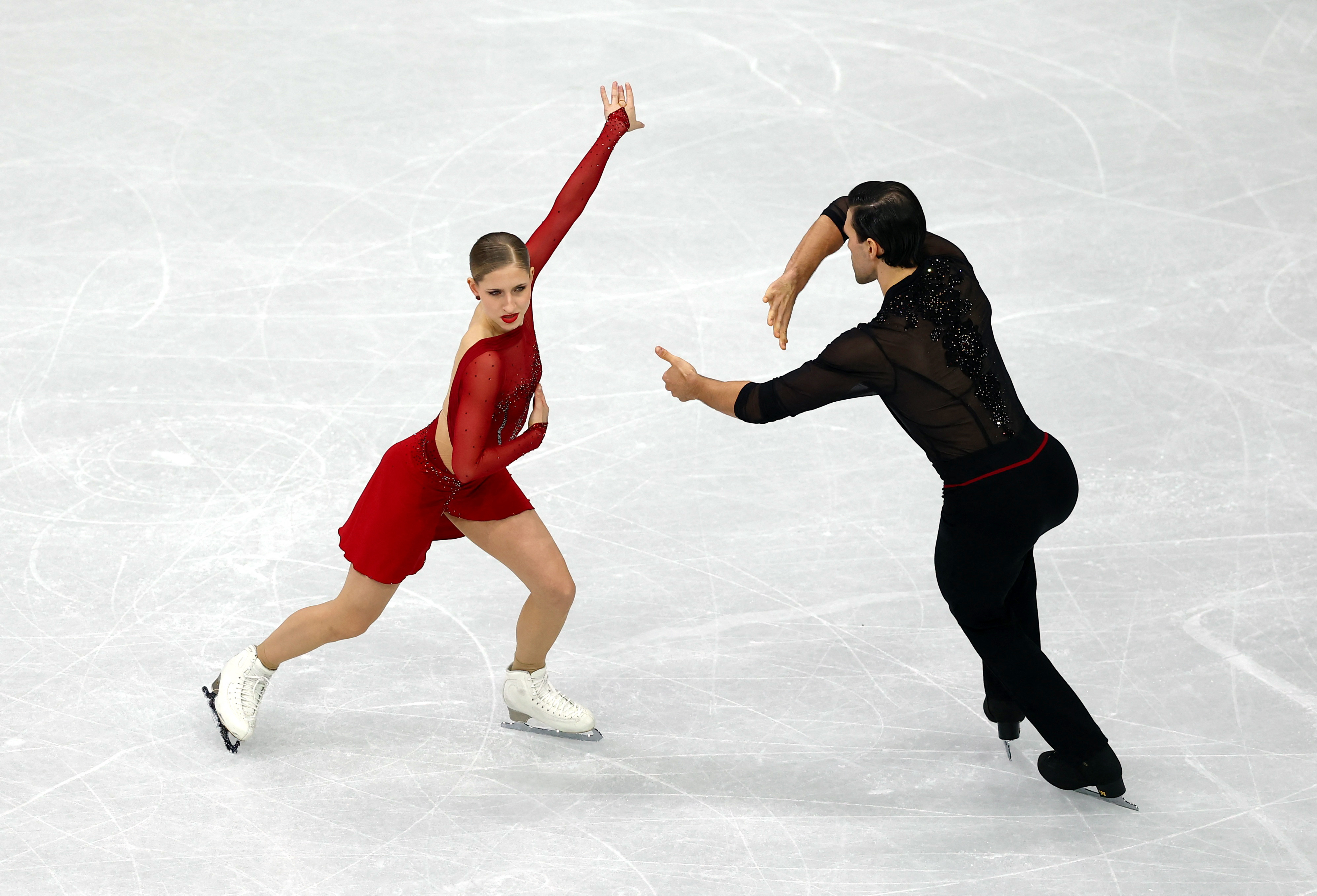 German duo Minerva Fabienne Hase and Nikita Volodin seize lead in