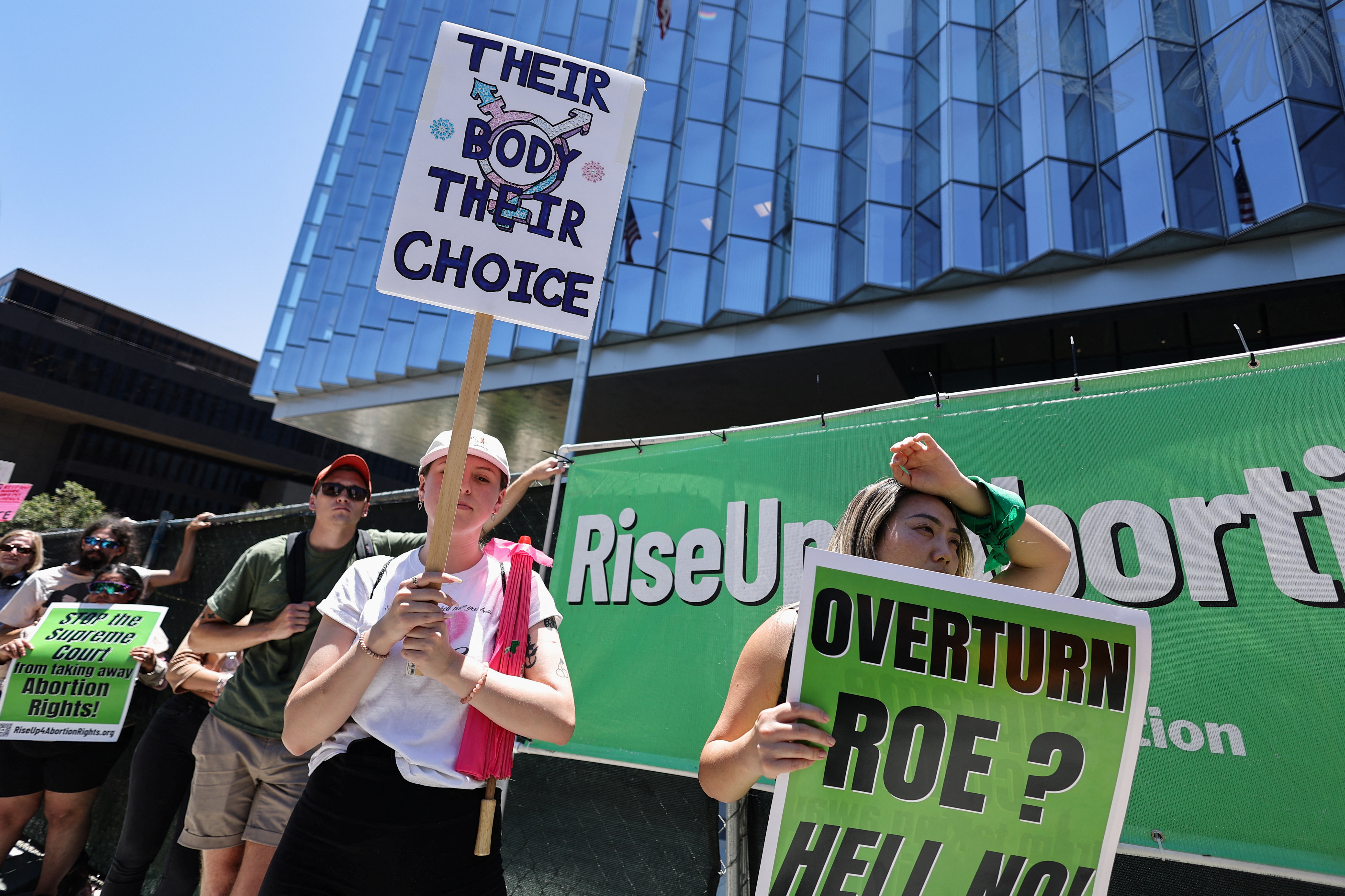 Những người ủng hộ quyền phá thai phản đối, ở Los Angeles