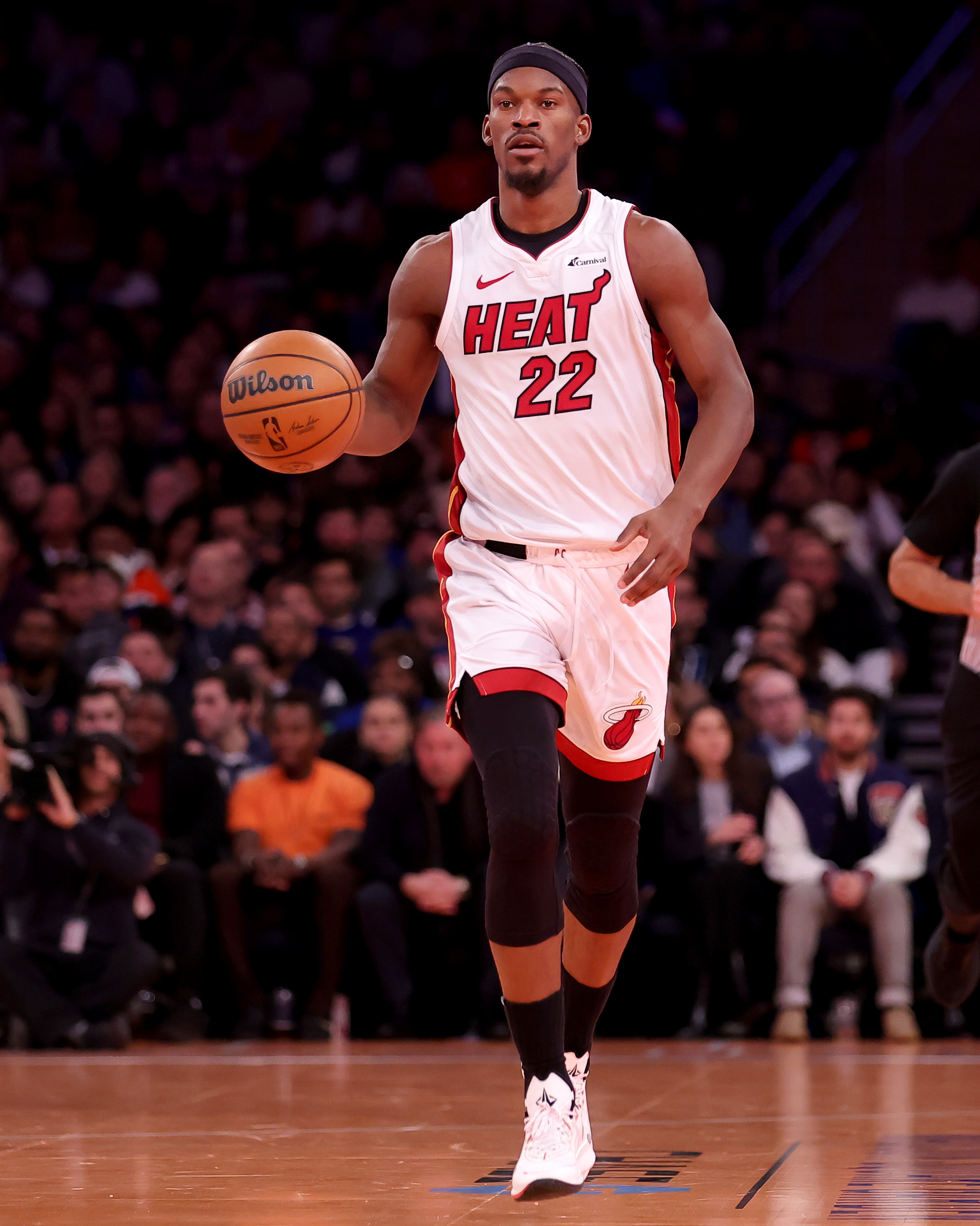 Knicks pull off late comeback for win over Heat | Reuters
