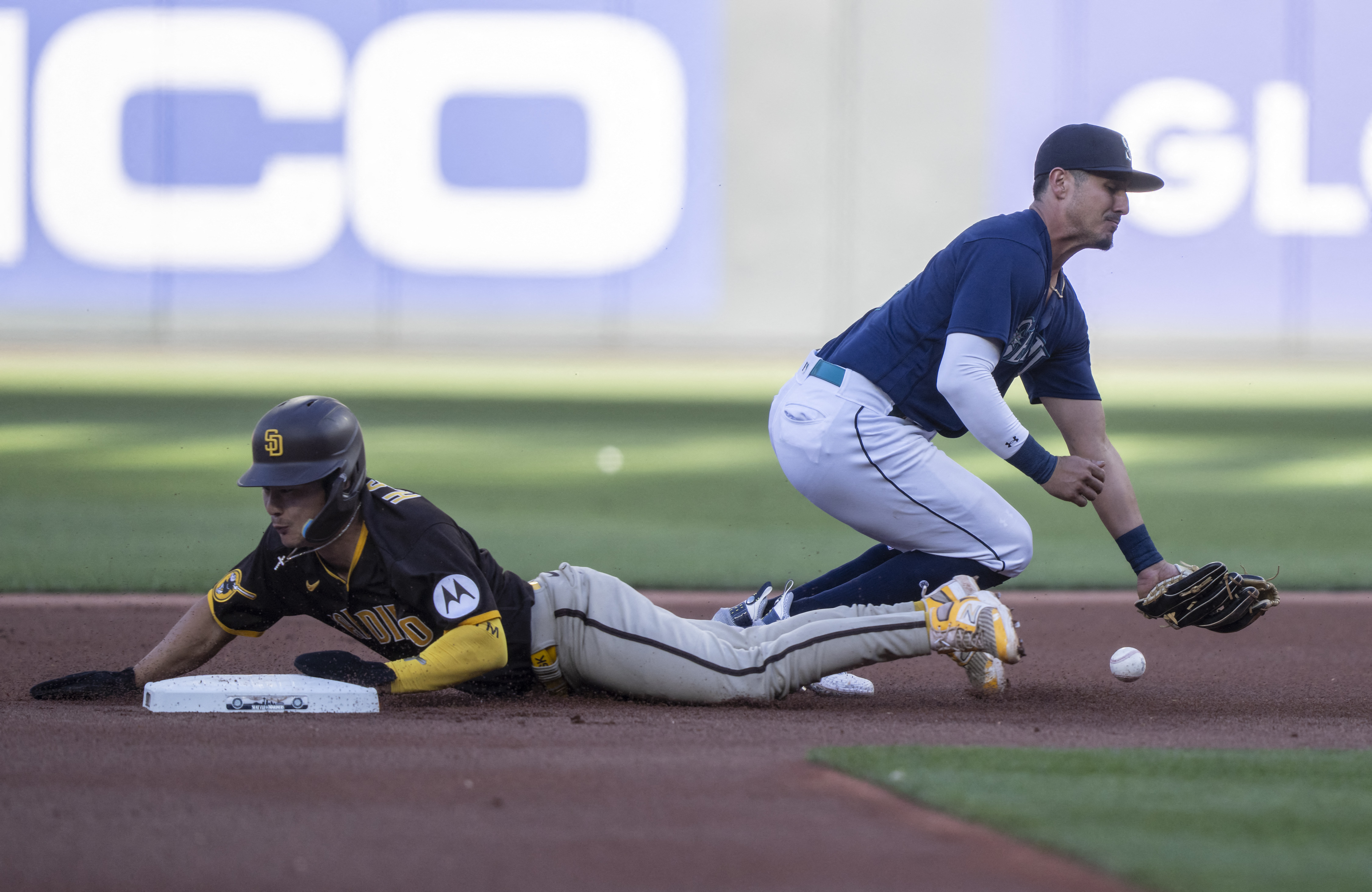 Castillo and Crawford lead the Mariners to a 4-0 victory over the  Diamondbacks - The San Diego Union-Tribune