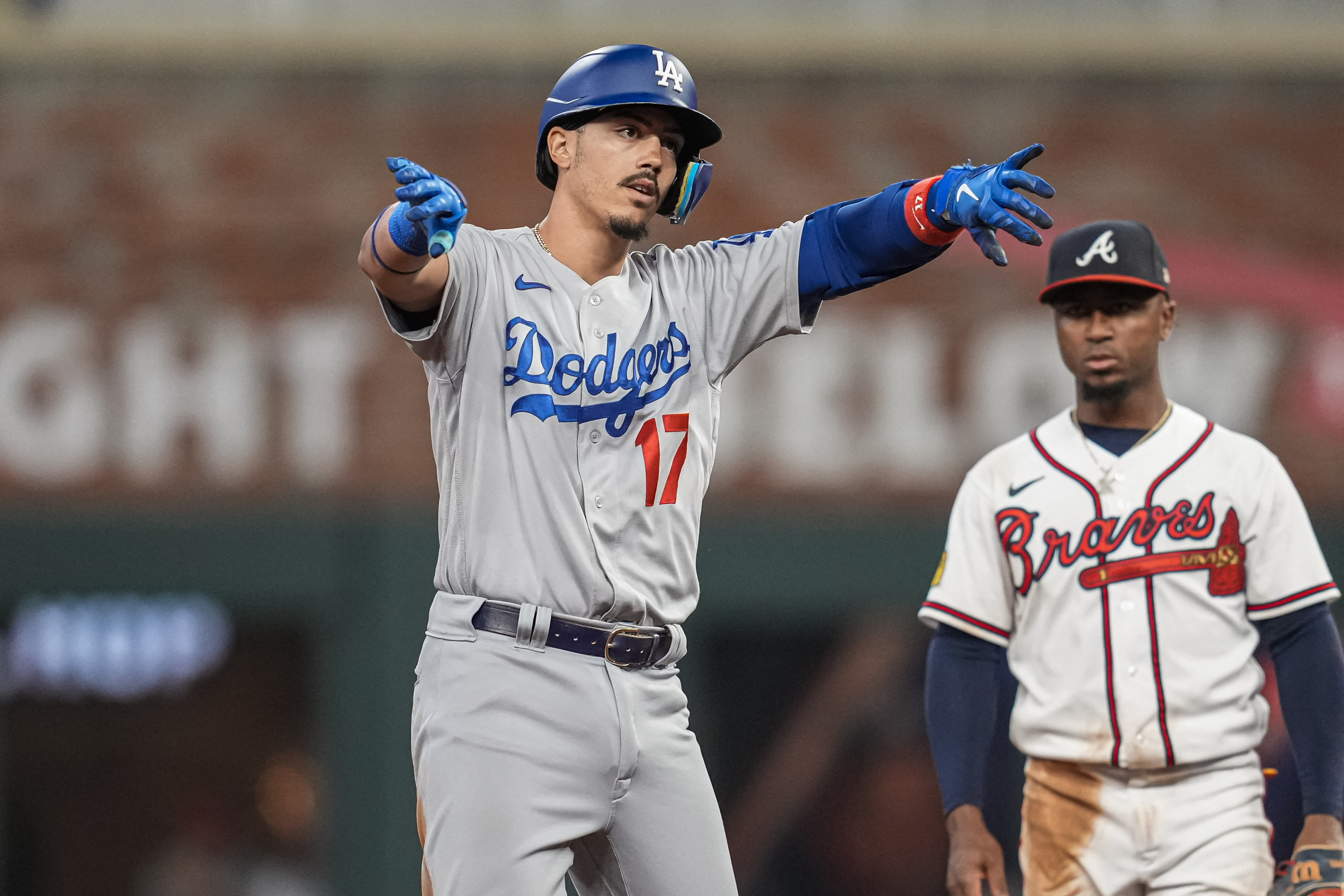 Ozzie Albies' walk-off sac fly lifts Braves over Dodgers