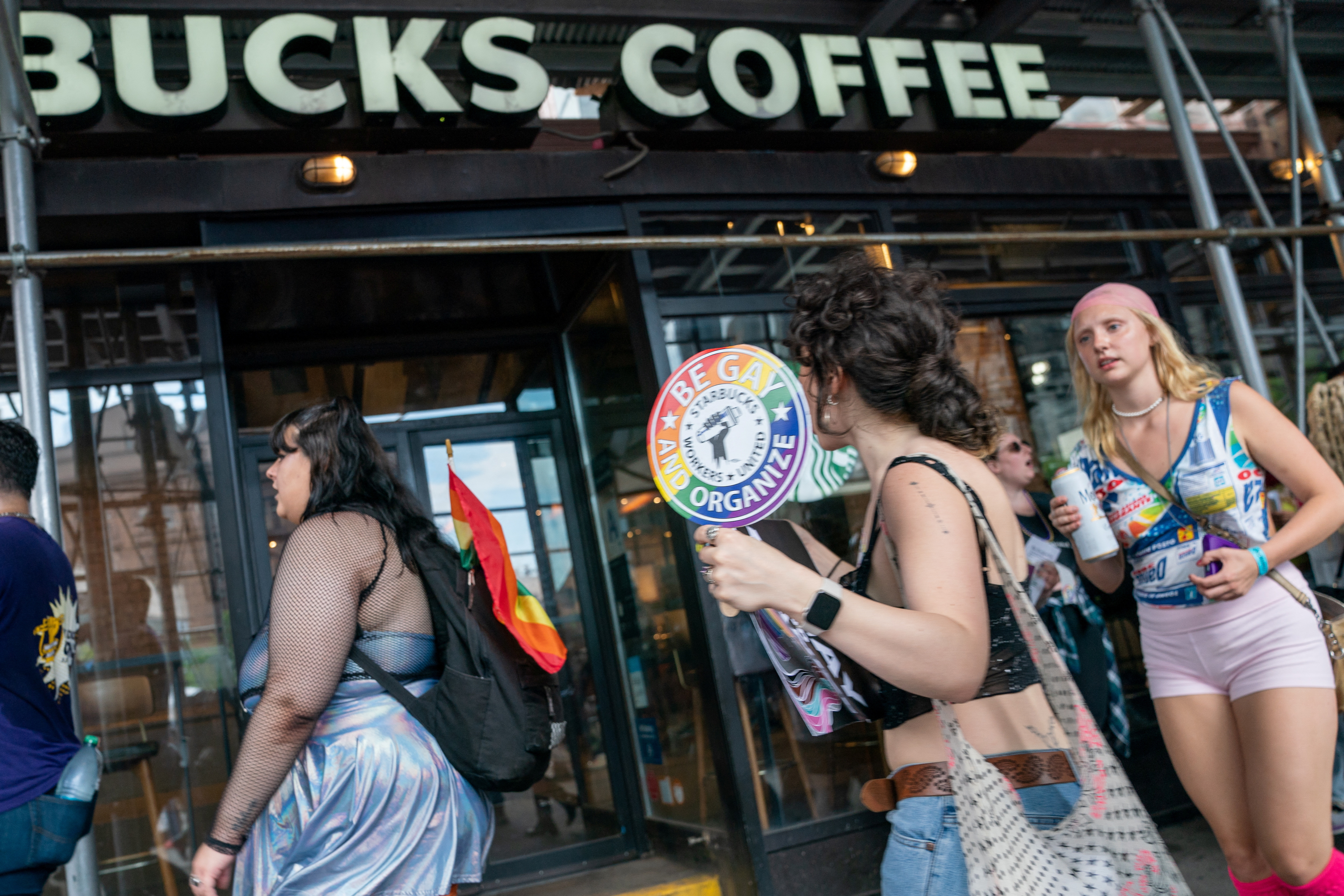 Starbucks Responds to Straw Ban Backlash - Disability Rights Groups on  Starbucks