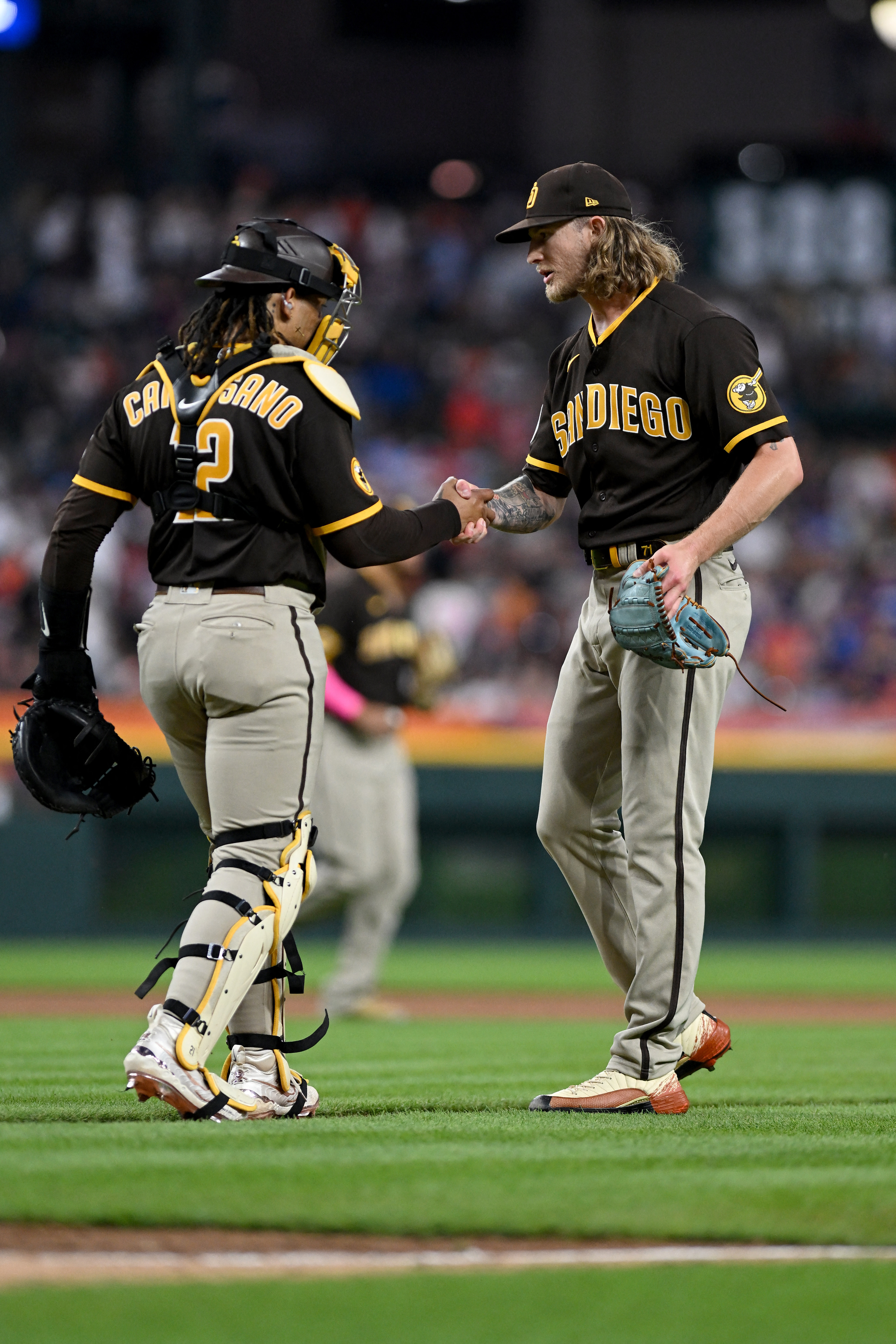 Juan Soto hits 2 long home runs in the Padres' 5-4 victory over the Tigers