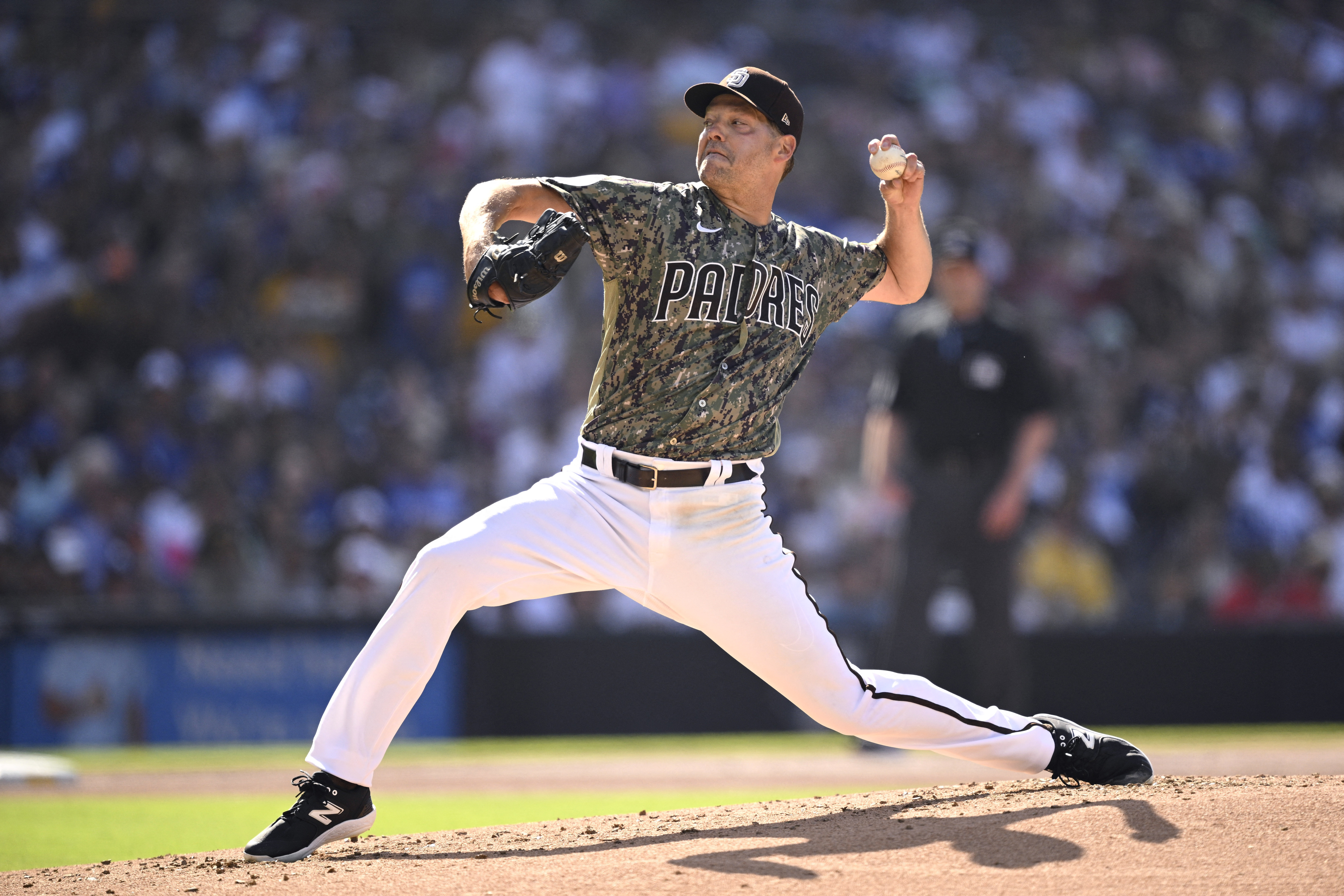 Padres show off new Navy camouflage jerseys 