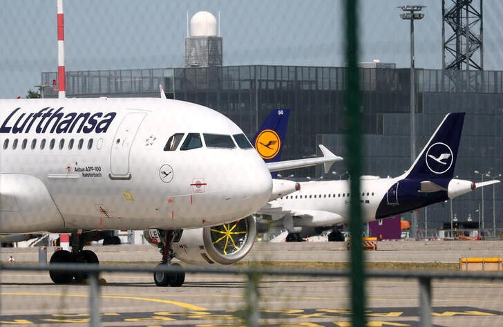 Planes of German air carrier Lufthansa are parked at Frankfurt airport in Frankfurt, Germany, June 2, 2020.  REUTERS/Kai Pfaffenbach/File Photo
