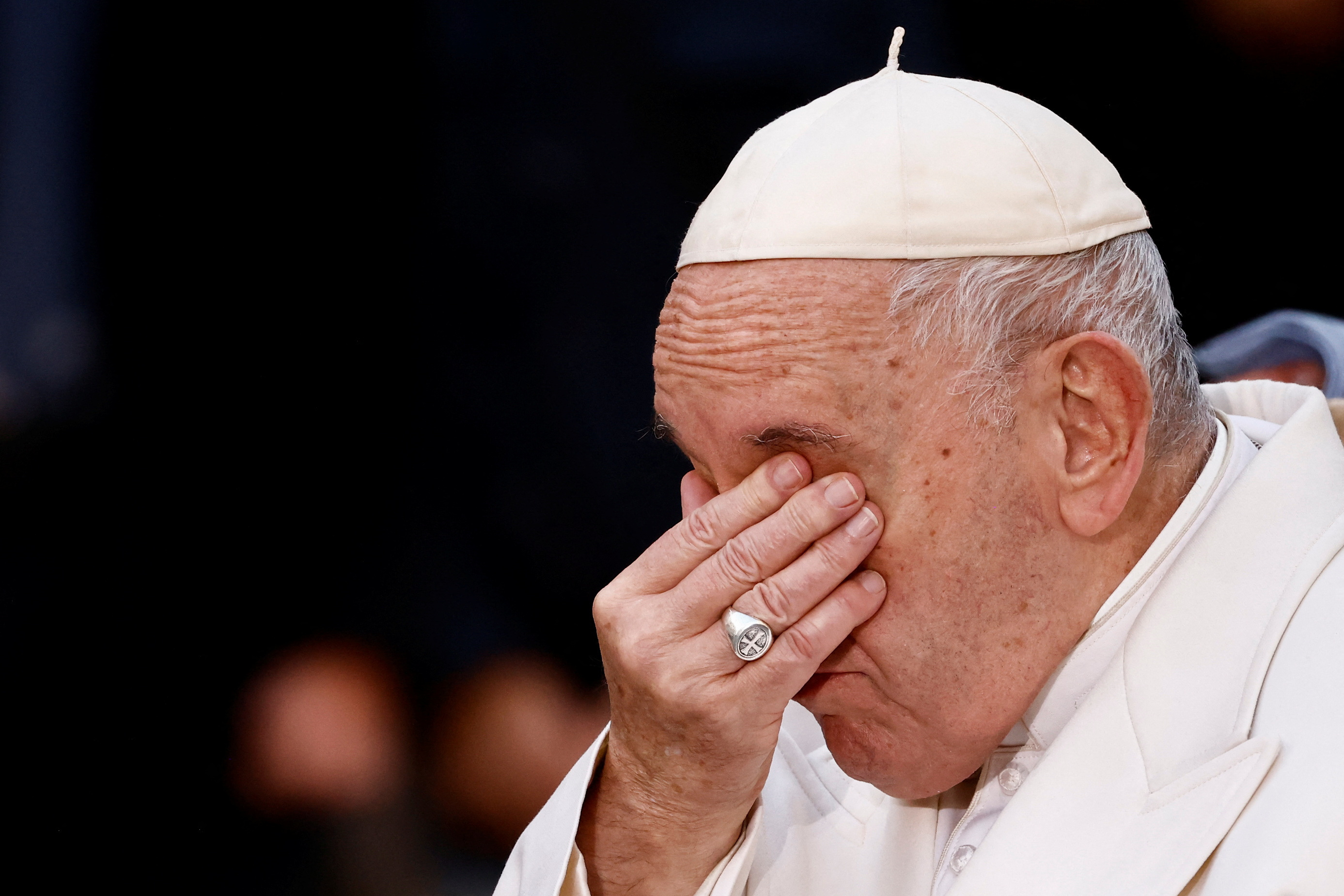 Pope Francis Breaks Down And Cries While Mentioning Ukraine At Public 