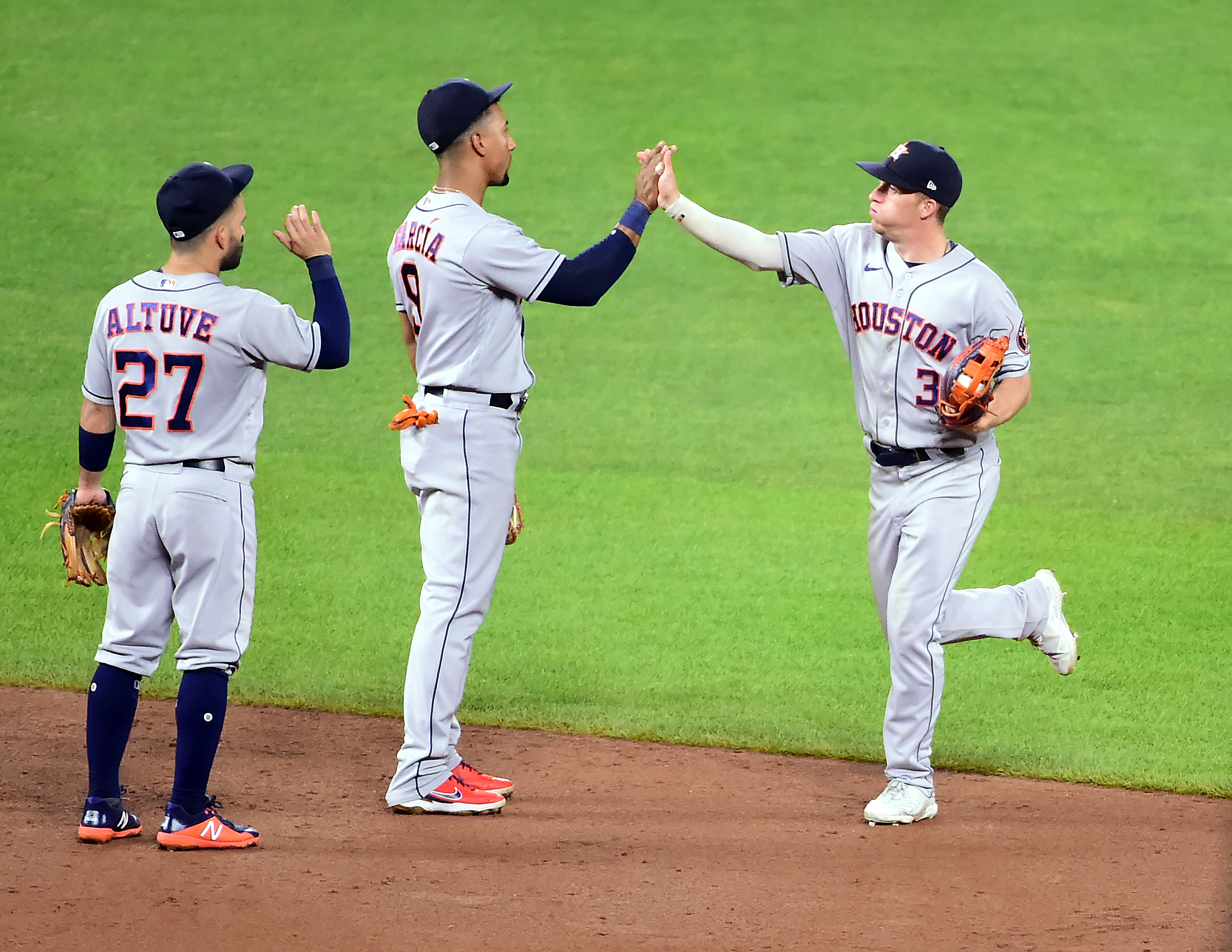 MLB roundup: Astros extend win streak to 9 | Reuters