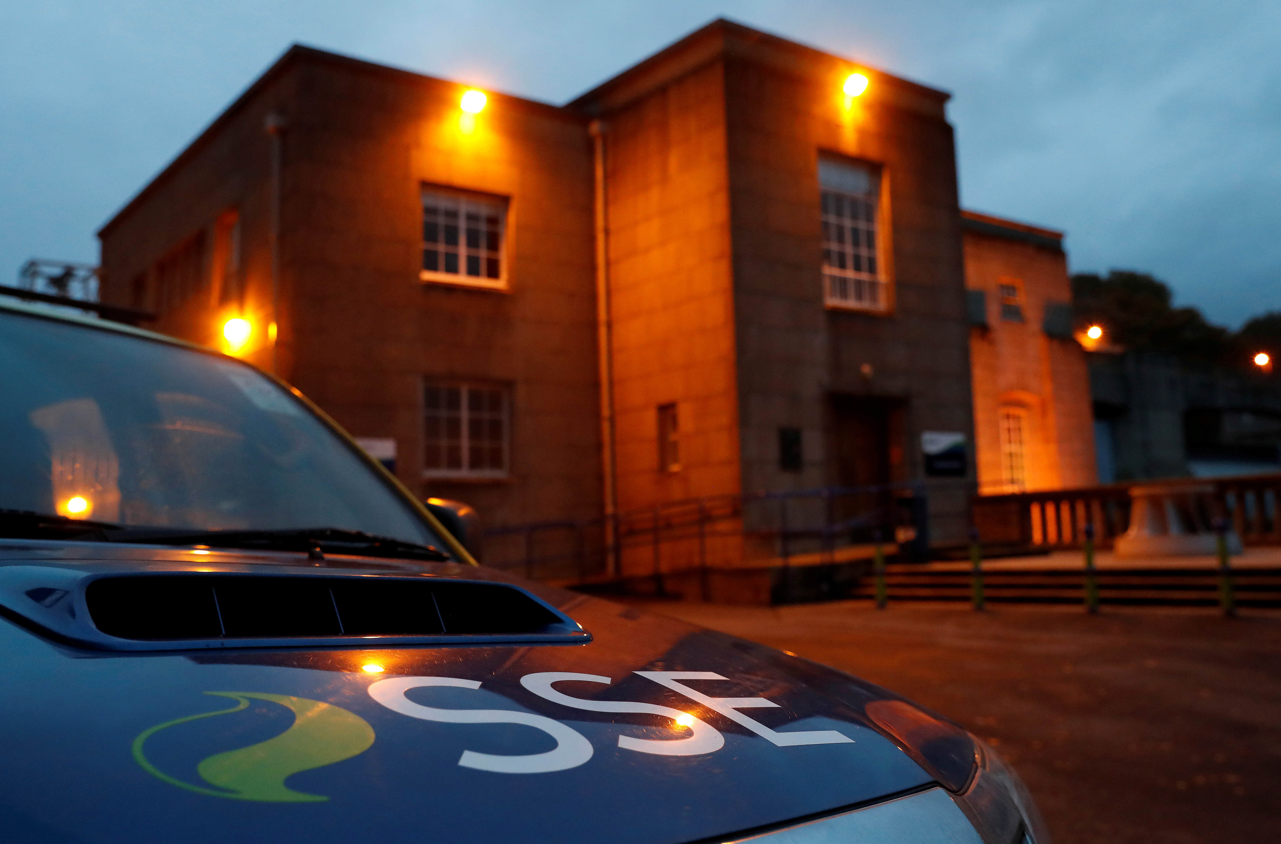 An SSE vehicle is parked outside the Pitlochry Dam hydro electric power station in Pitlochry