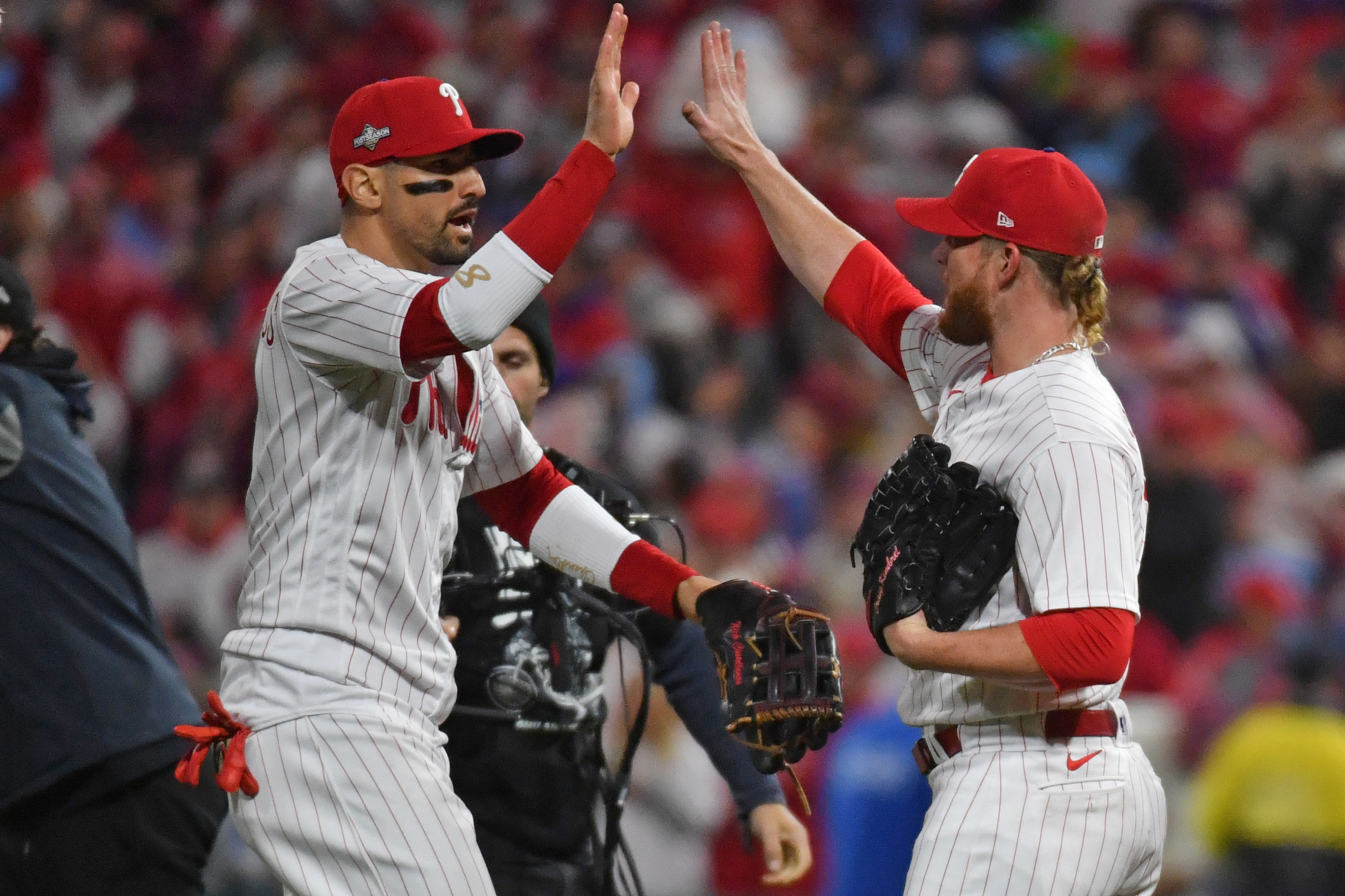 Kyle Schwarber, Phillies hammer D-backs, take 2-0 lead