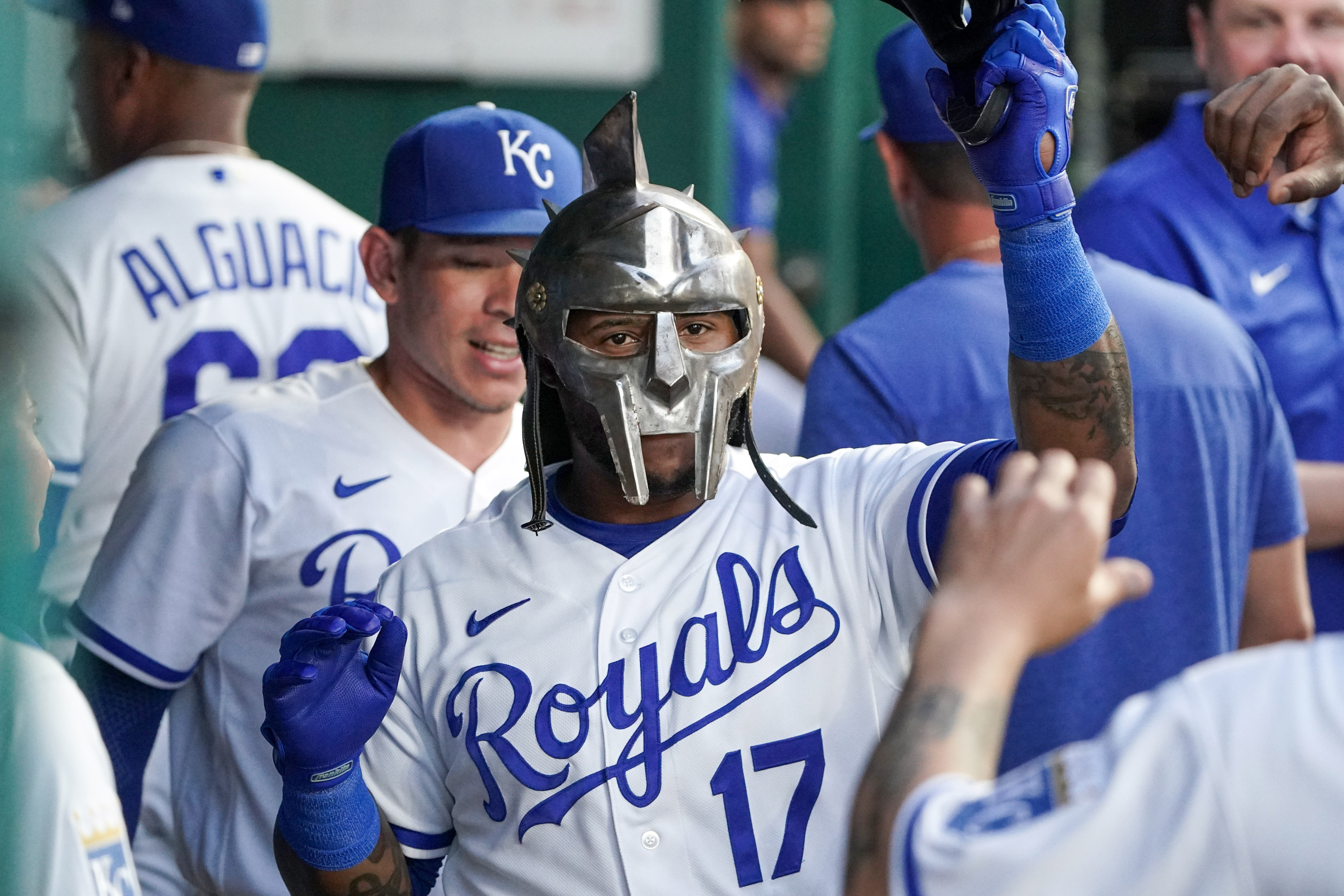 Royals get balk off win over White Sox after rallying from 6-0