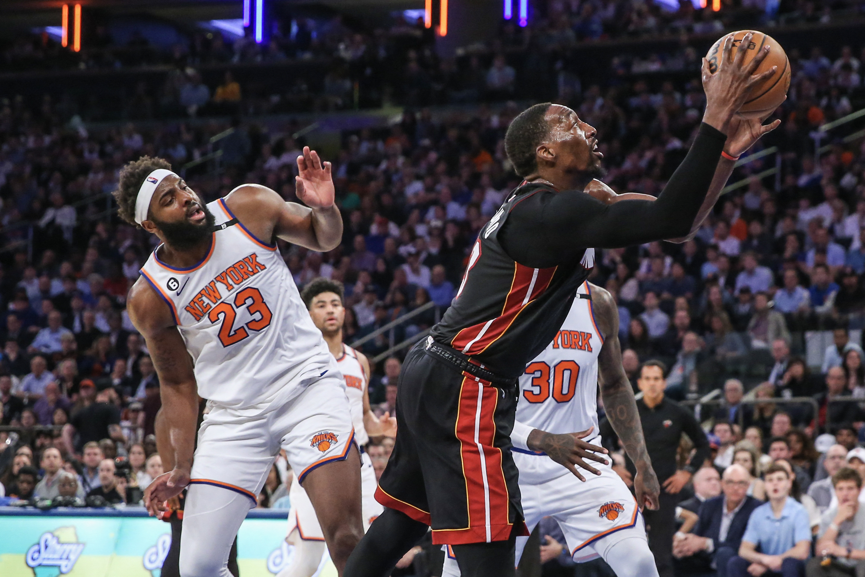 Jalen Brunson, Knicks go distance, beat Heat in Game 5 | Reuters