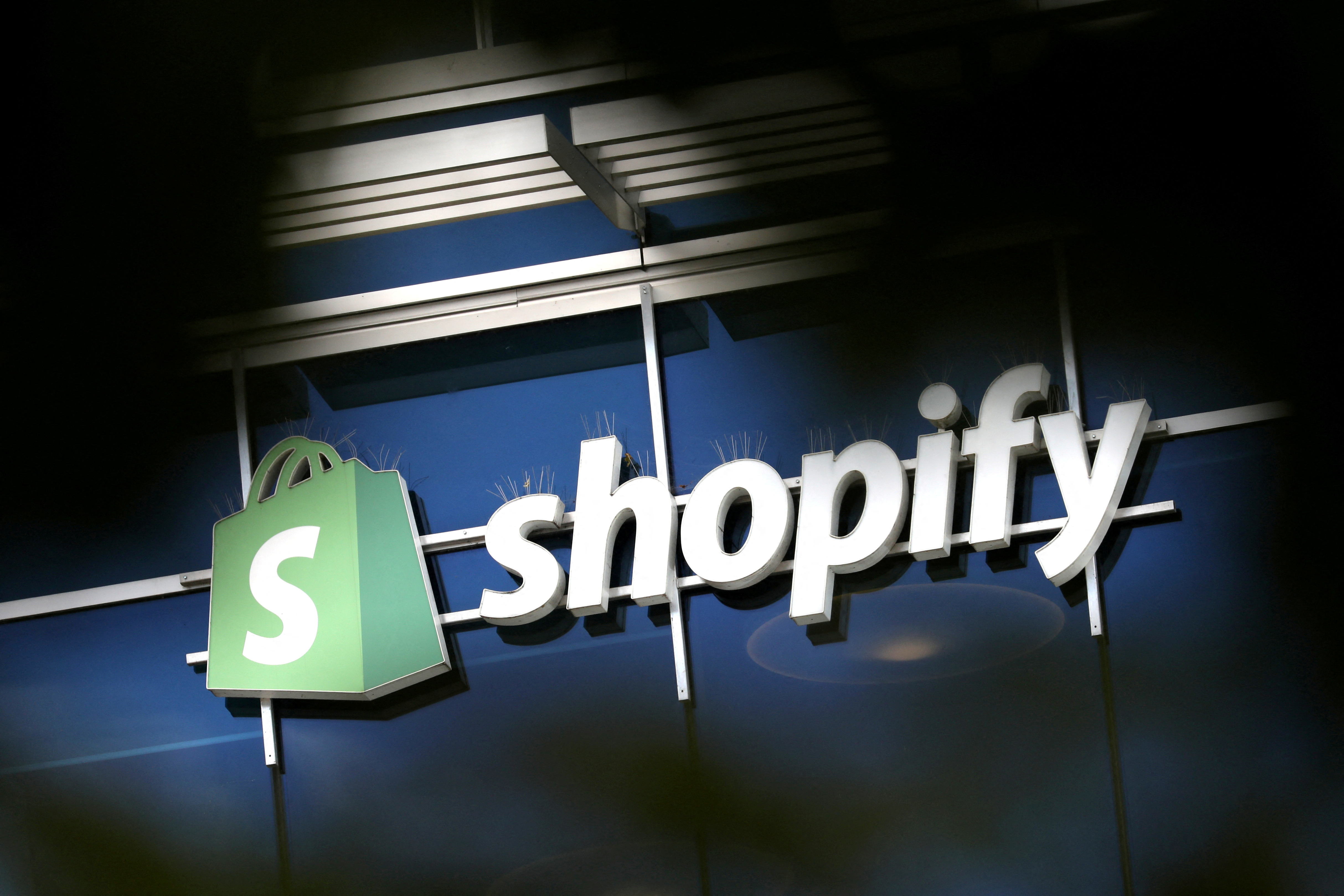 Shopify در پلتفرم عمده فروشی Faire سرمایه گذاری می کند