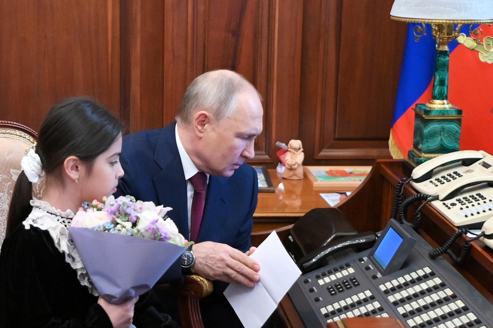 In Kremlin Stunt Putin And Girl 8 Lobby Minister For Budget Funds Reuters 