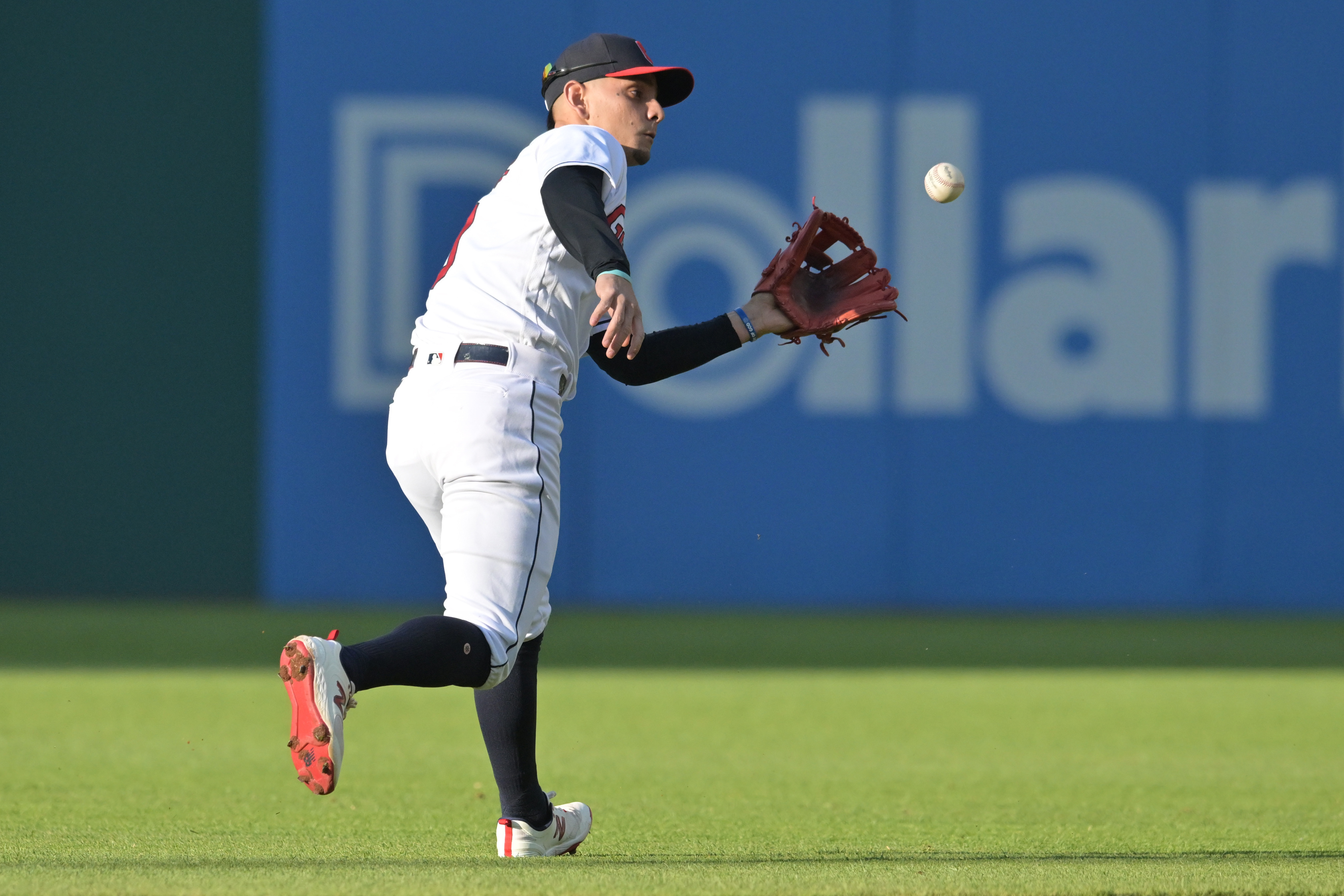 Shane Bieber pitches Guardians to tight win over Cards