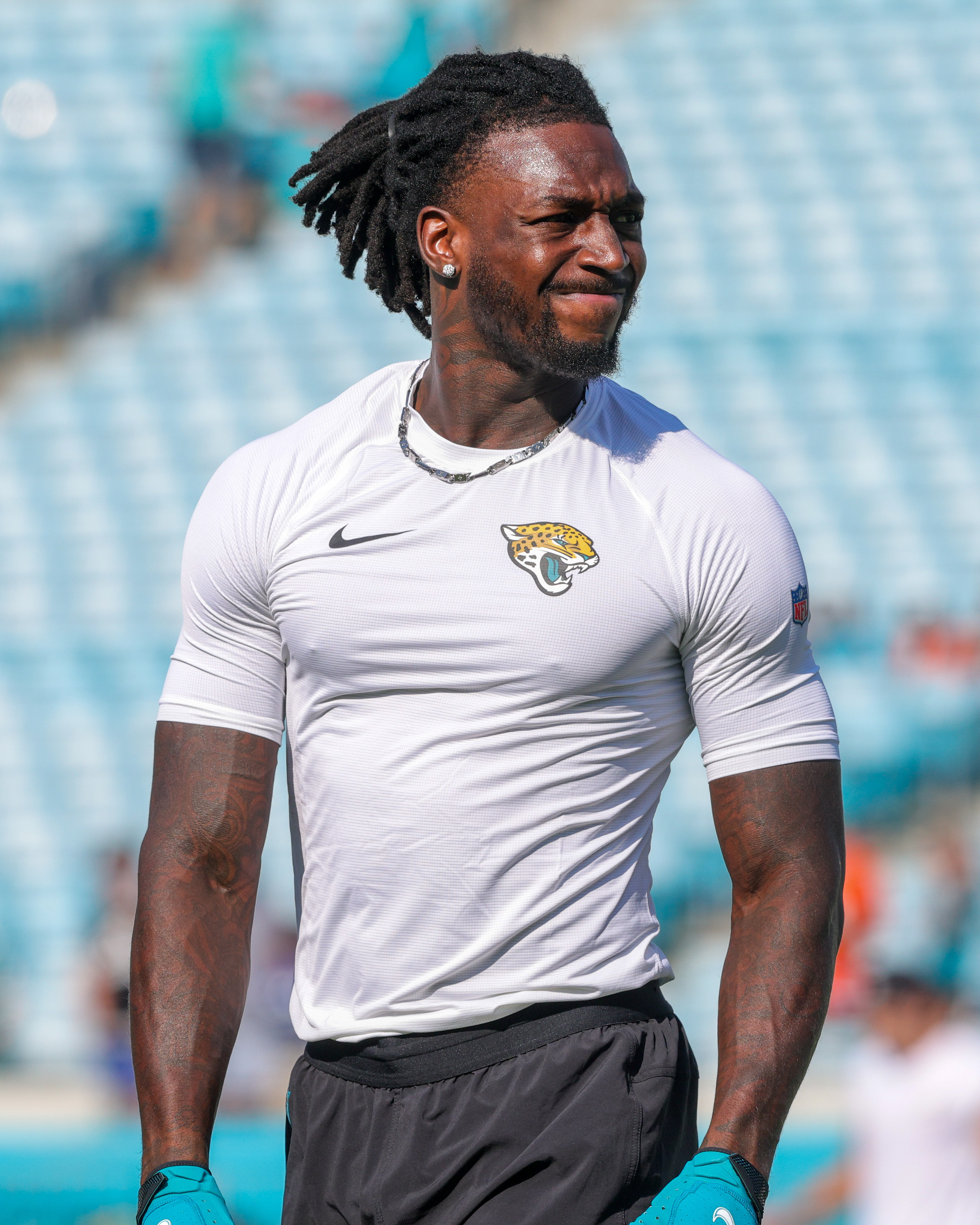 Jaguars lean on rushing attack to topple Dolphins