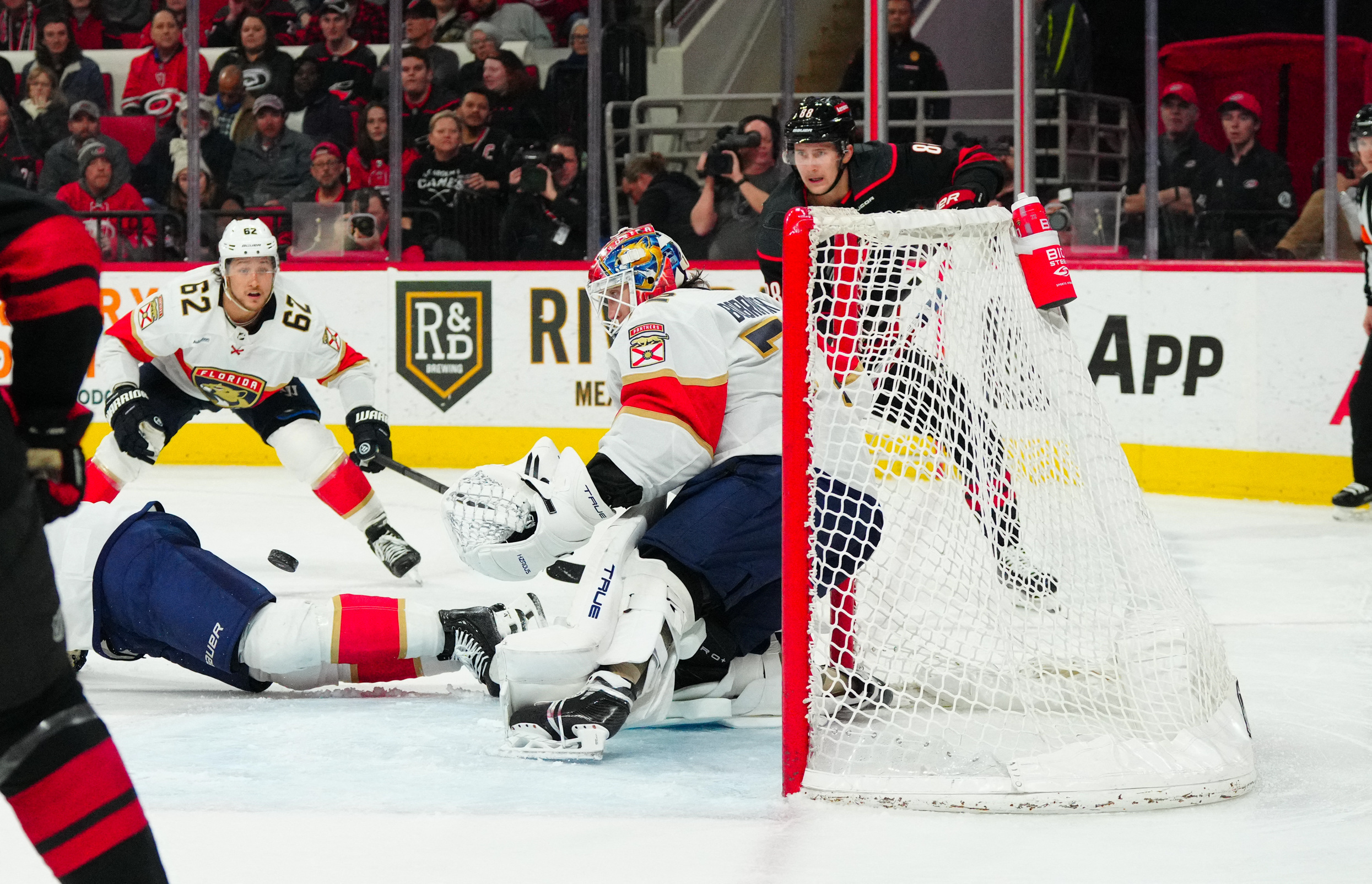 Sebastian Aho scores late winner, Hurricanes beat Panthers 1-0 | Reuters