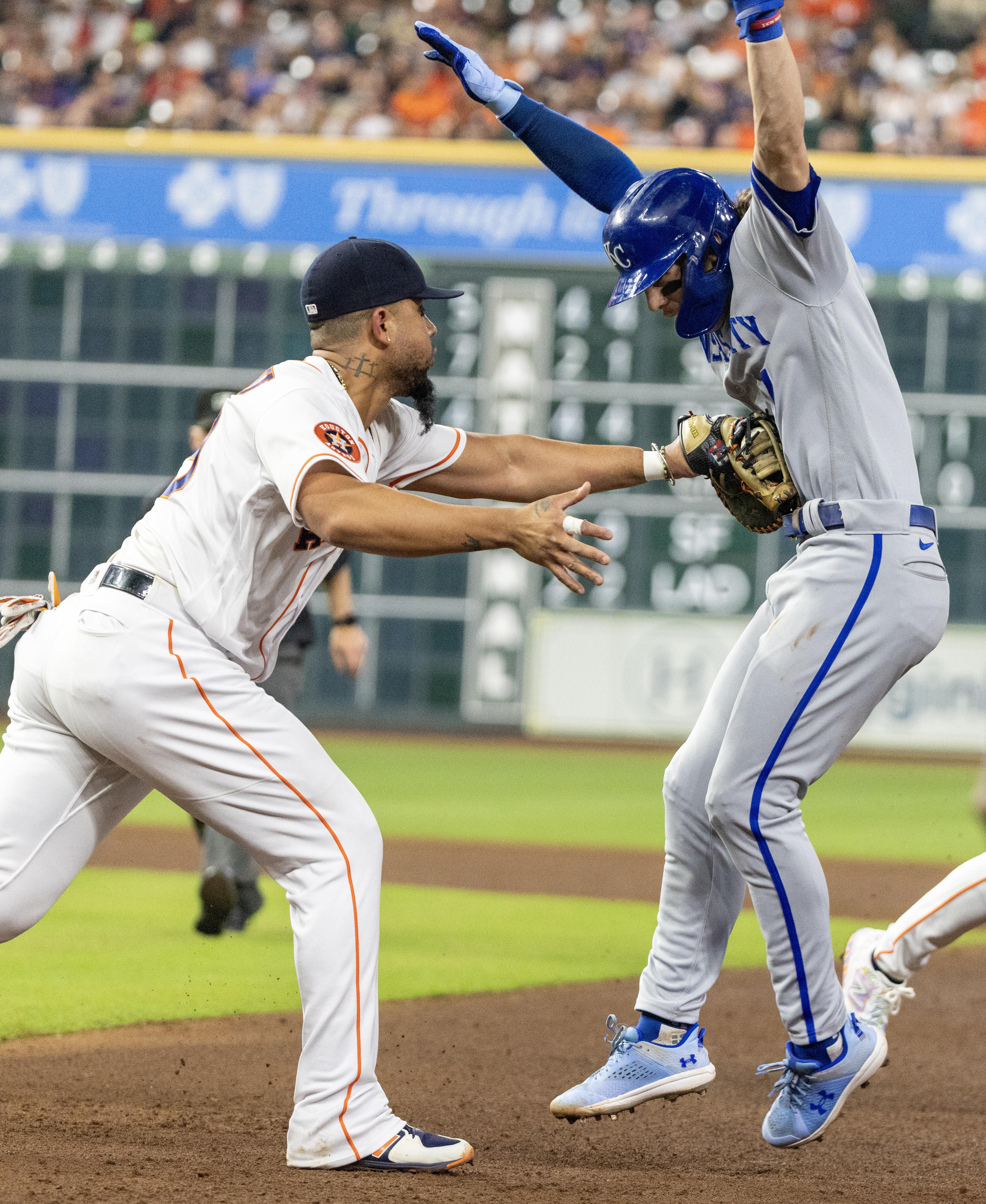 Hot Royals hand Astros another damaging setback