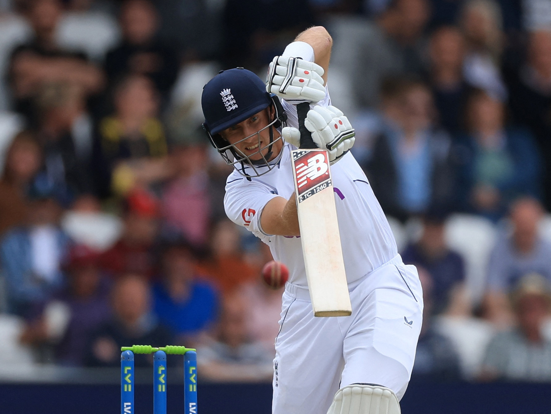 England 315-3 as rain halts first test v New Zealand | Reuters