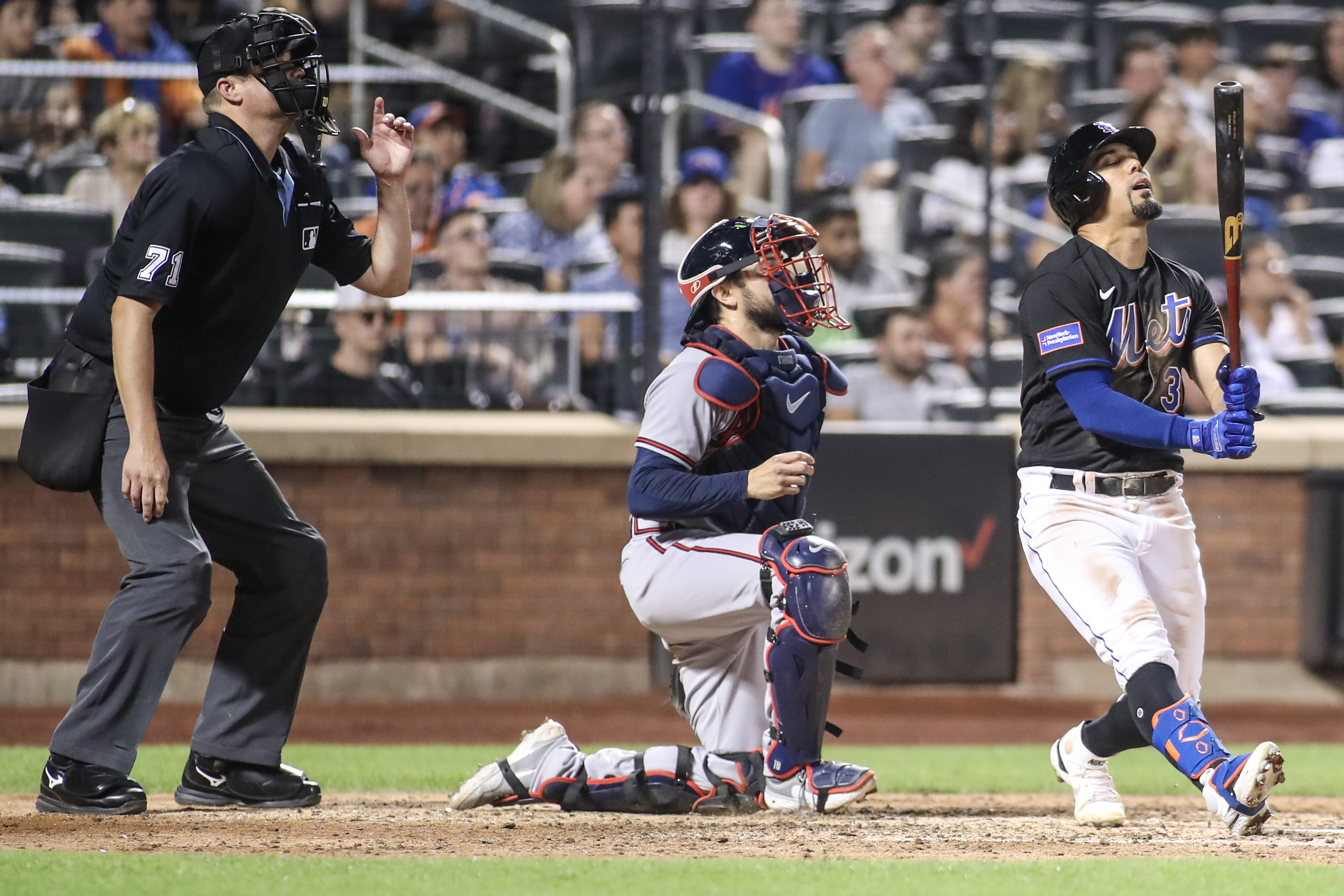 Austin Riley homers, helps Braves roll over Mets