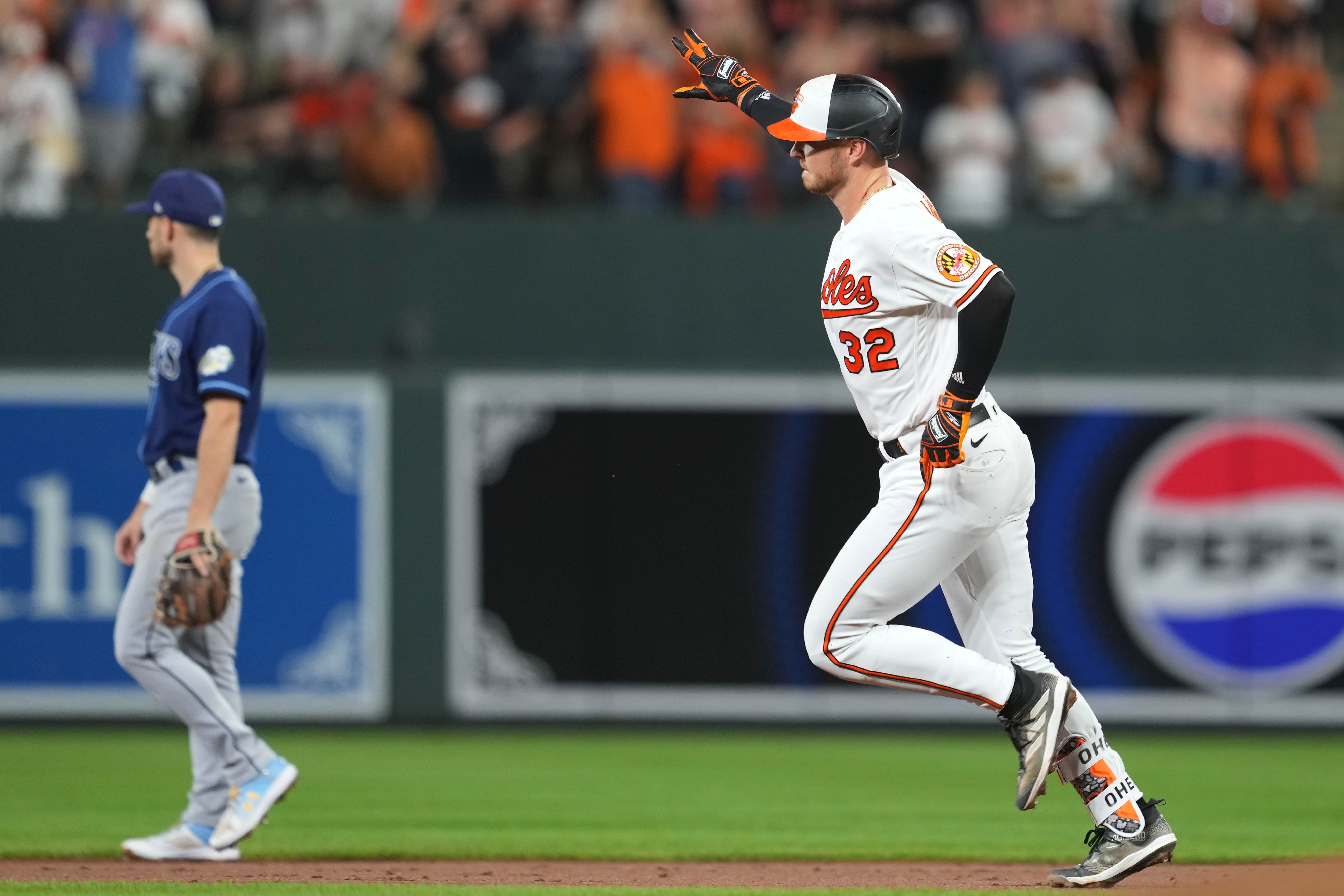 Offensive eruption, lights-out 'pen power Orioles to 12-3 win over Tigers  in ALDS Game 1
