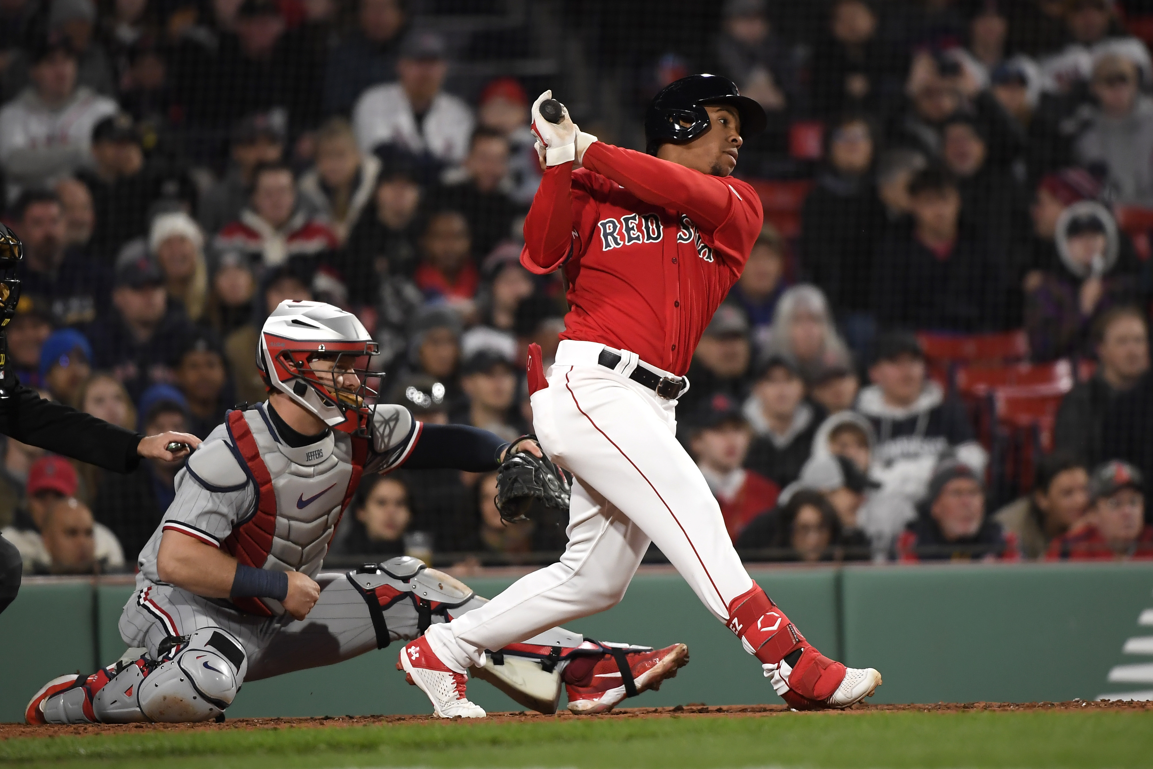 Fresh off IL, Joey Gallo leads Twins' triumph over Red Sox