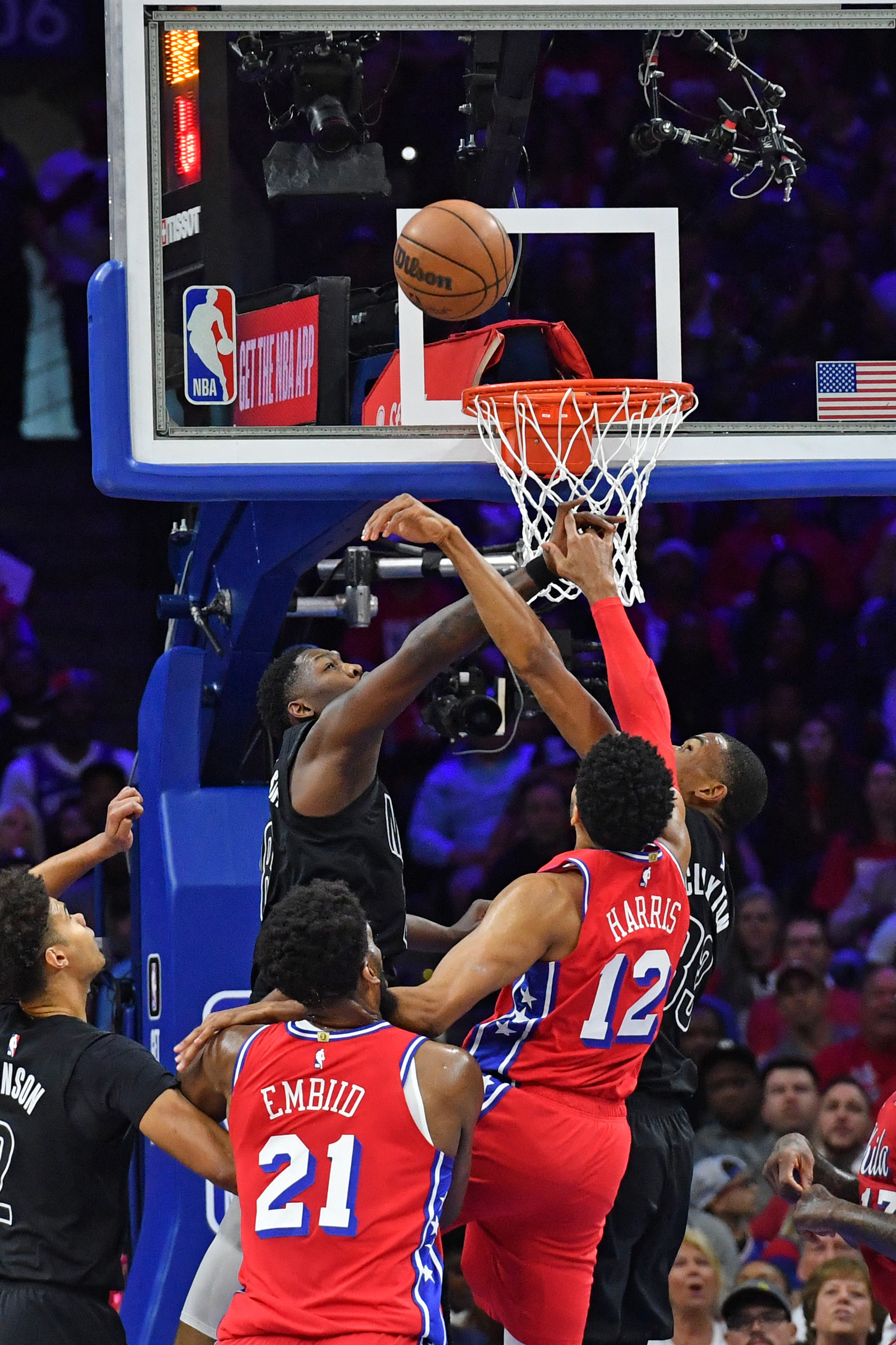 76ers drain 21 treys in opening win over Nets | Reuters