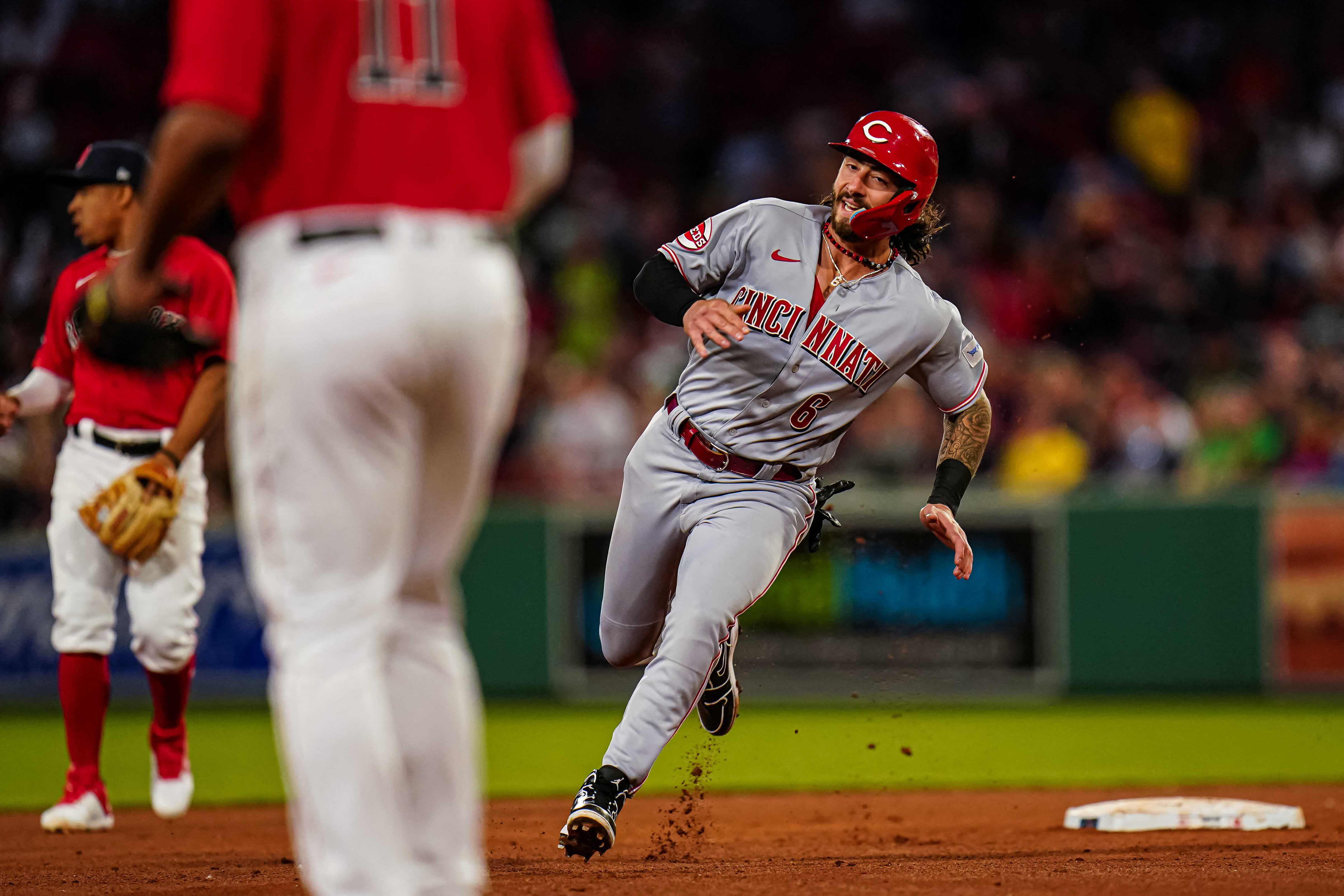 José Iglesias hits grand slam in 10-run inning as Cincinnati Reds win