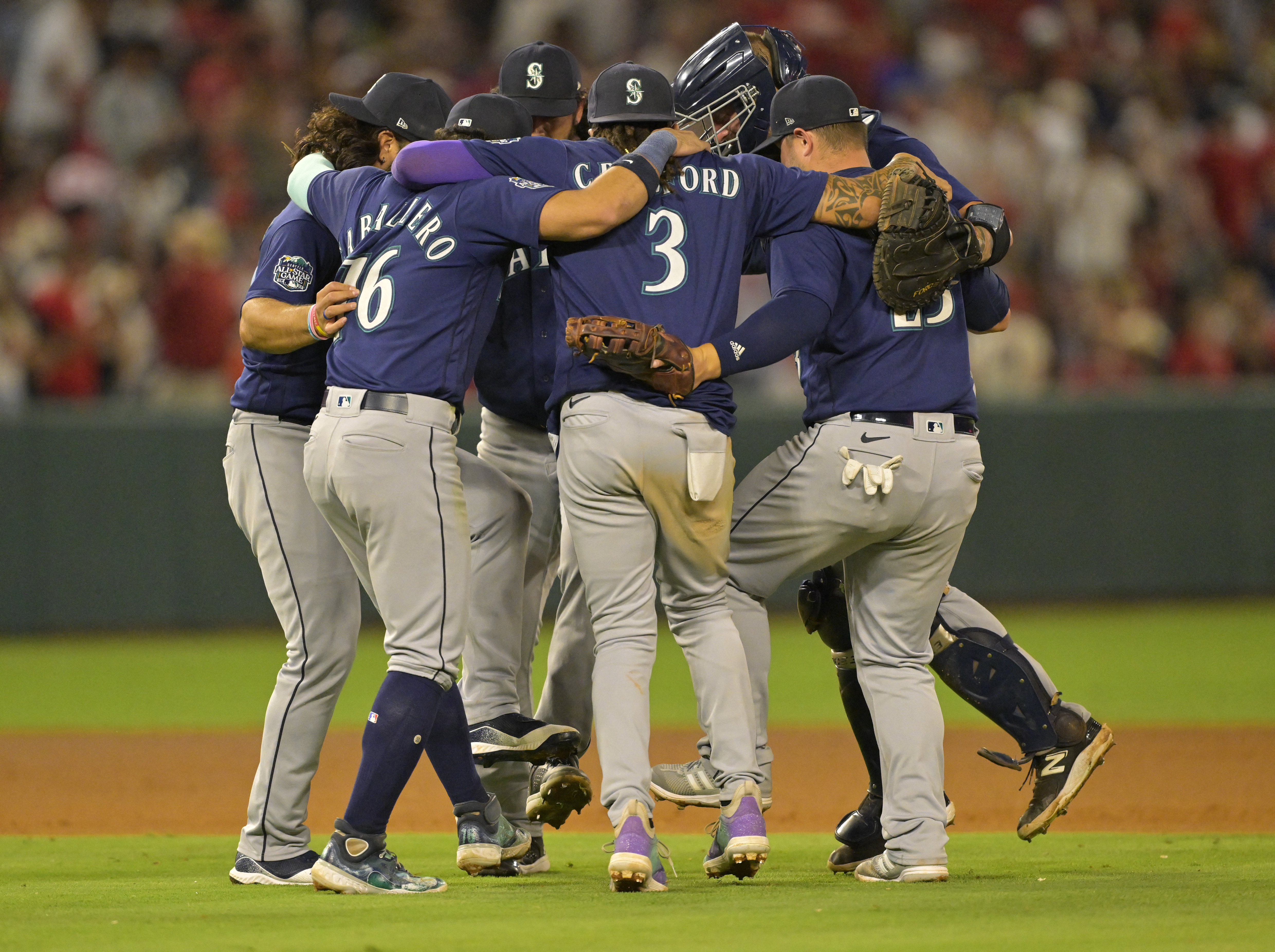 George Kirby, Julio Rodríguez power Mariners past Angels 3-2 for their 4th  straight victory - ABC News