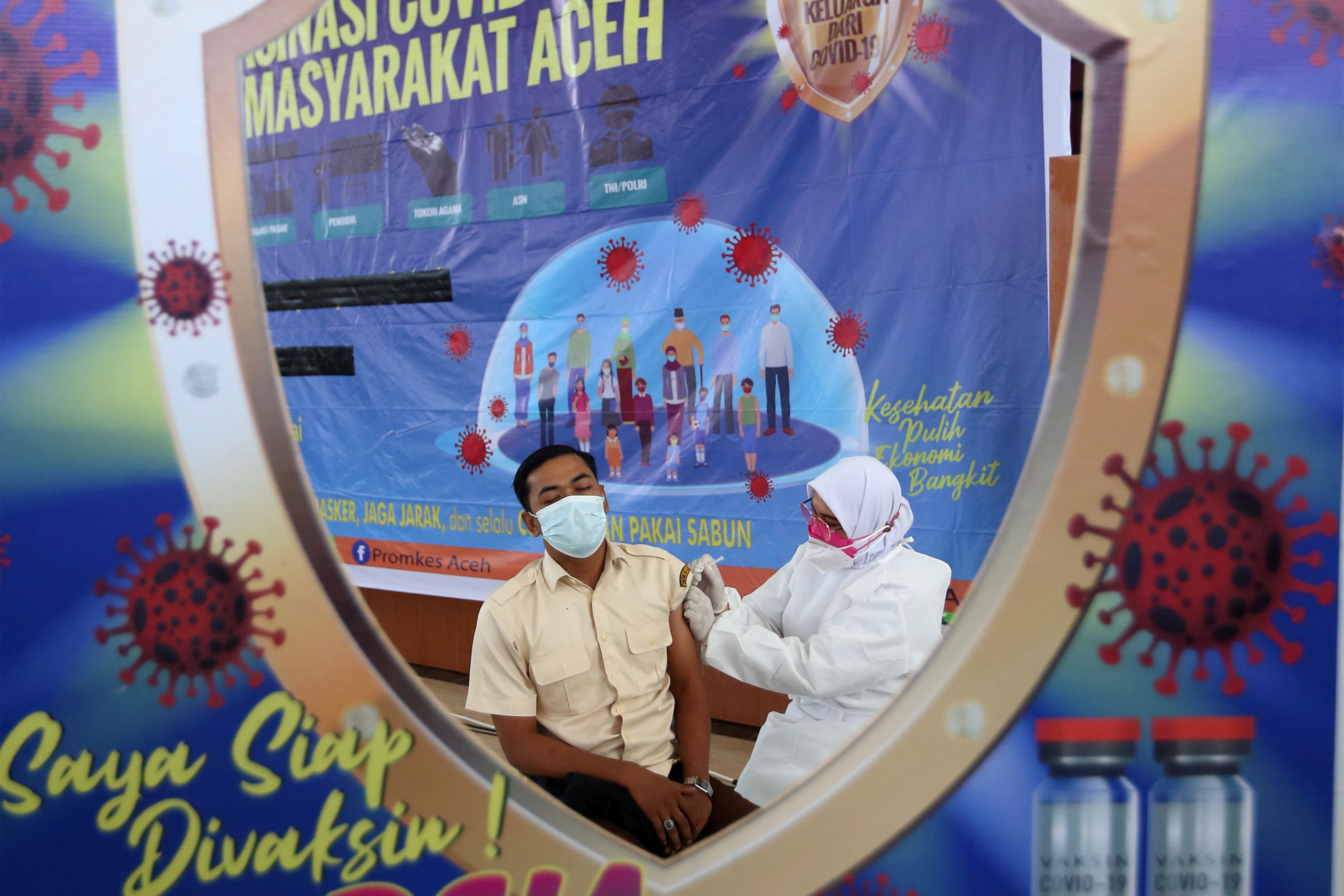 Mass vaccination against COVID-19 in Banda Aceh
