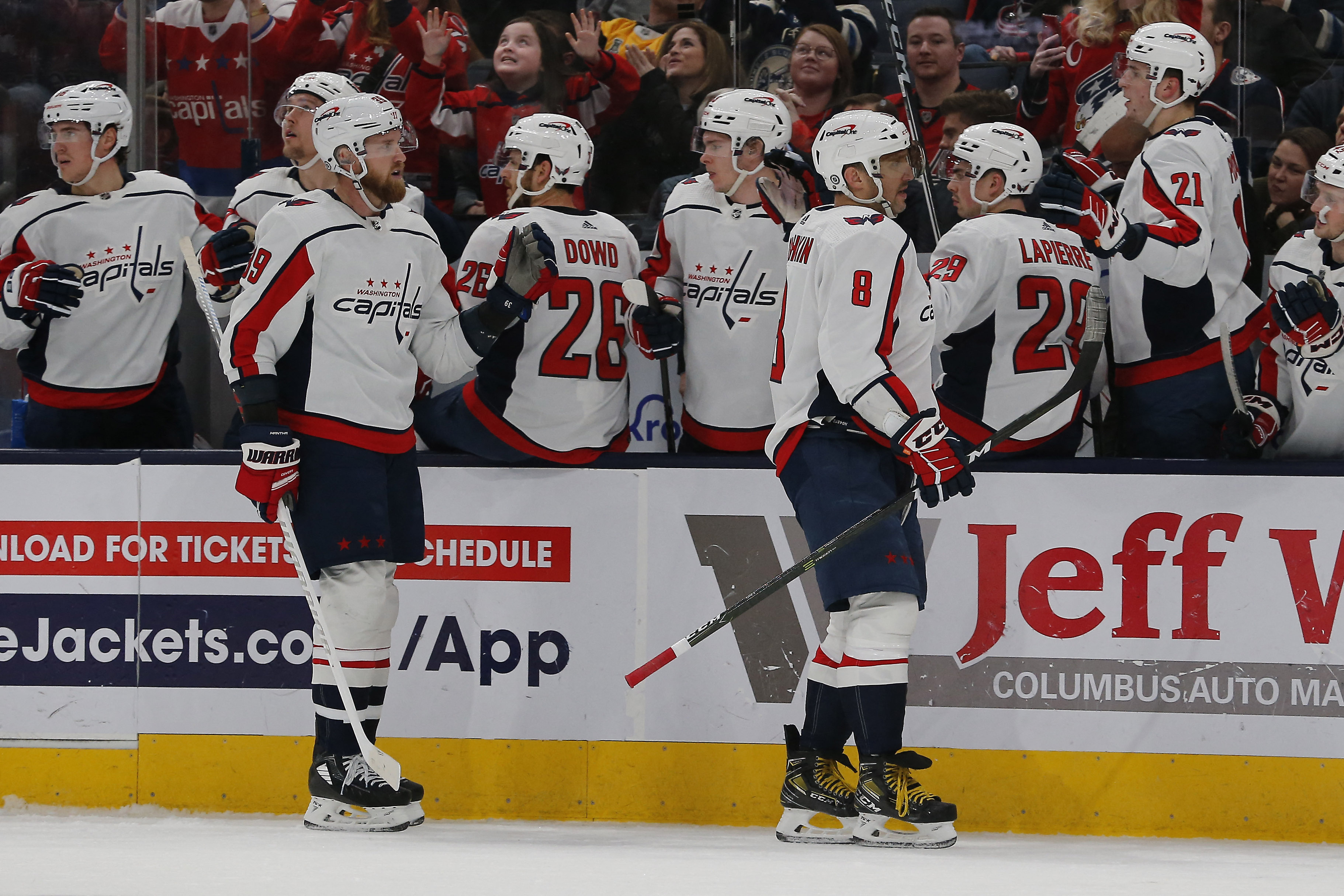 Back-to-back!' Banner night for Ovechkin, Cup champ Caps