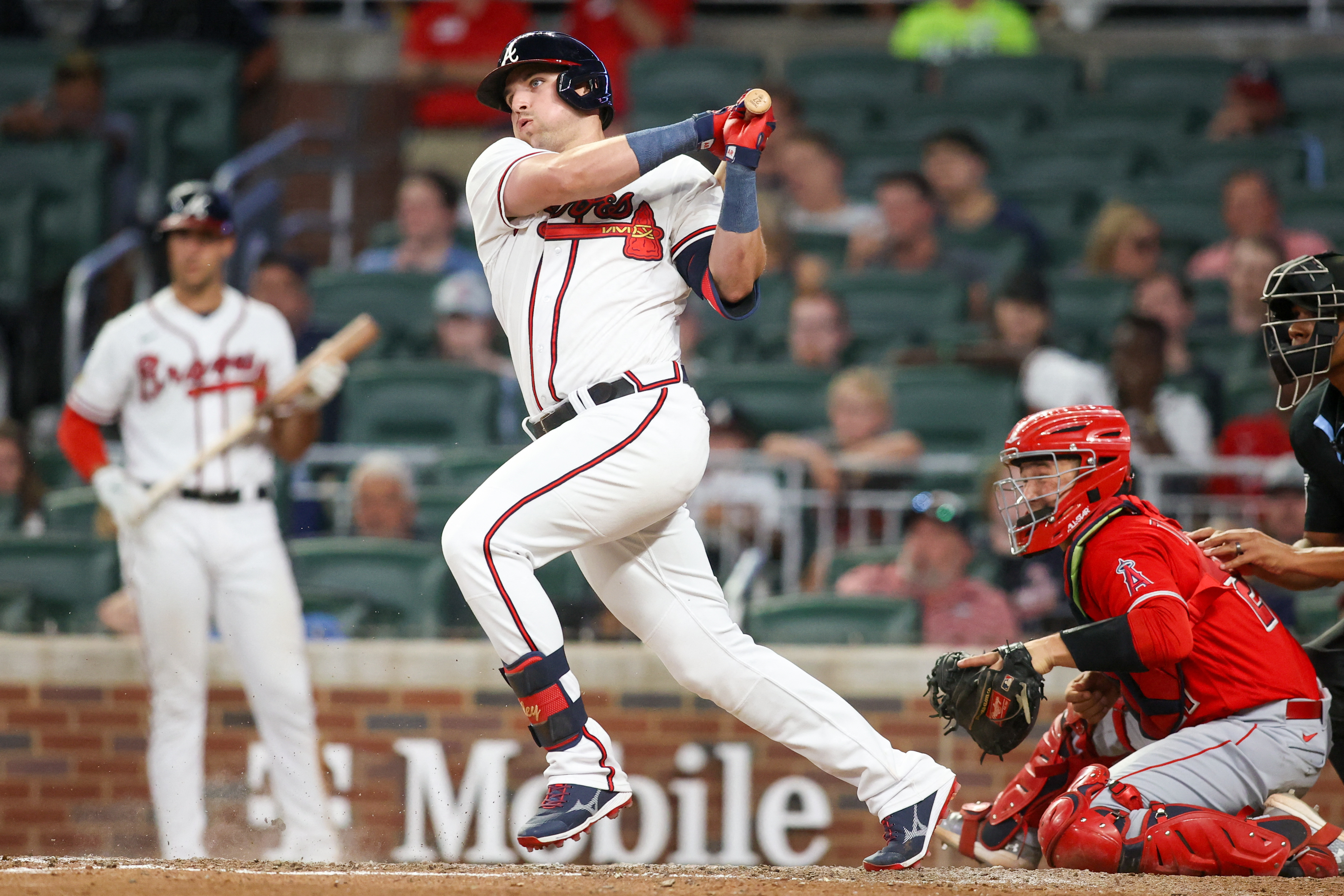 Braves agree to contract extension with All-Star catcher