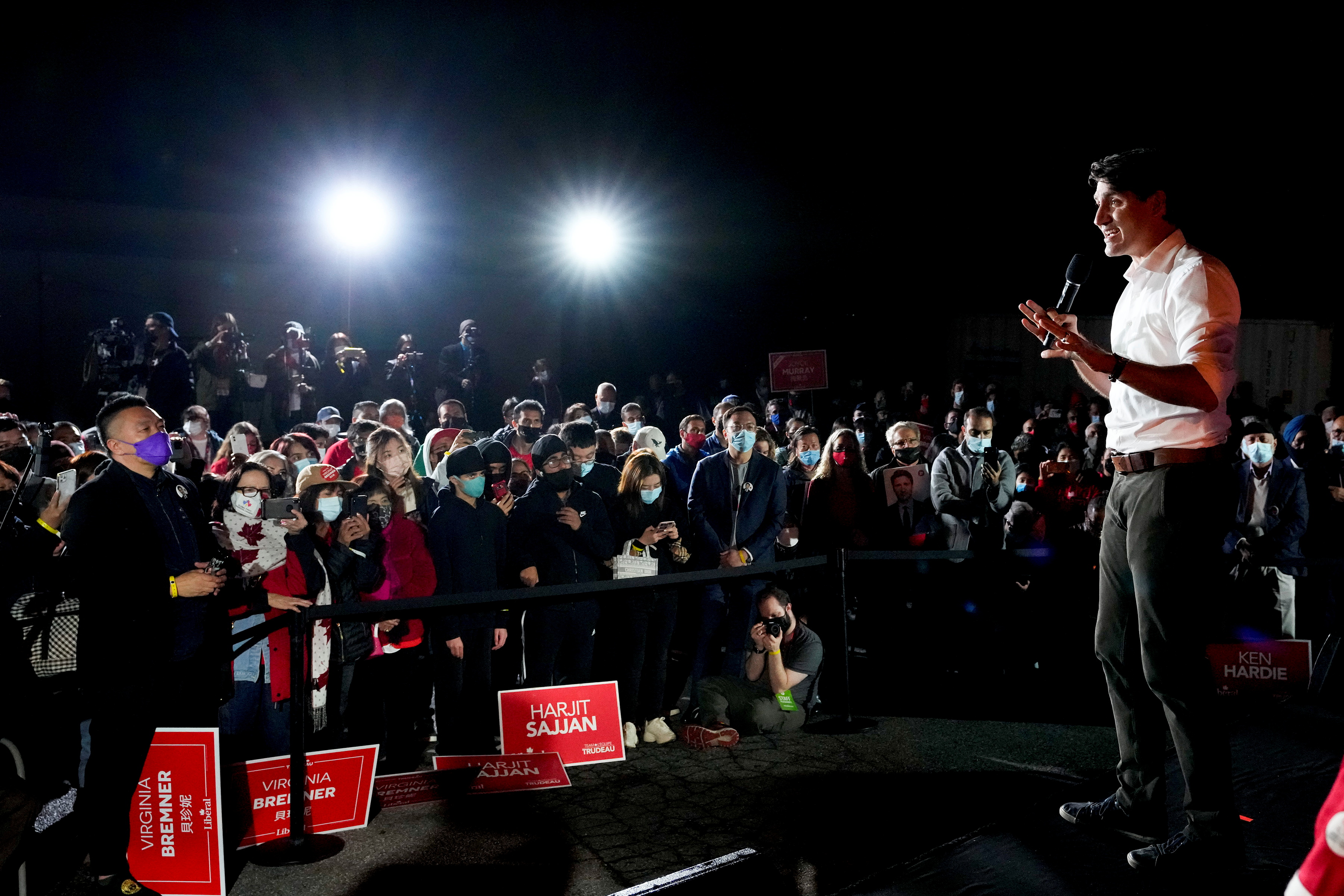 Canada's Liberal Prime Minister Justin Trudeau speaks at an election campaign stop on the last campaign day before the election, in Burnaby, British Columbia, Canada September 19, 2021. REUTERS/Carlos Osorio