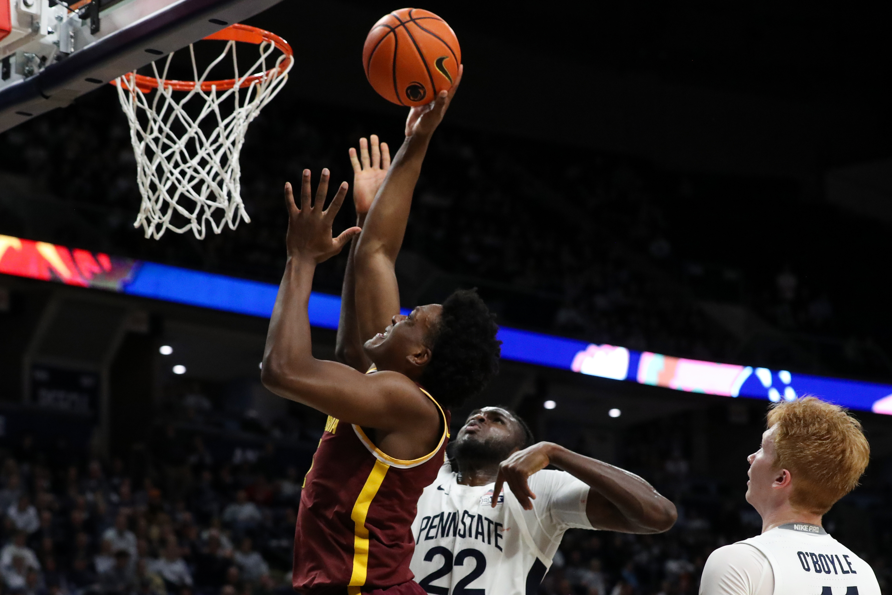Minnesota snaps skid, topples Penn State Reuters