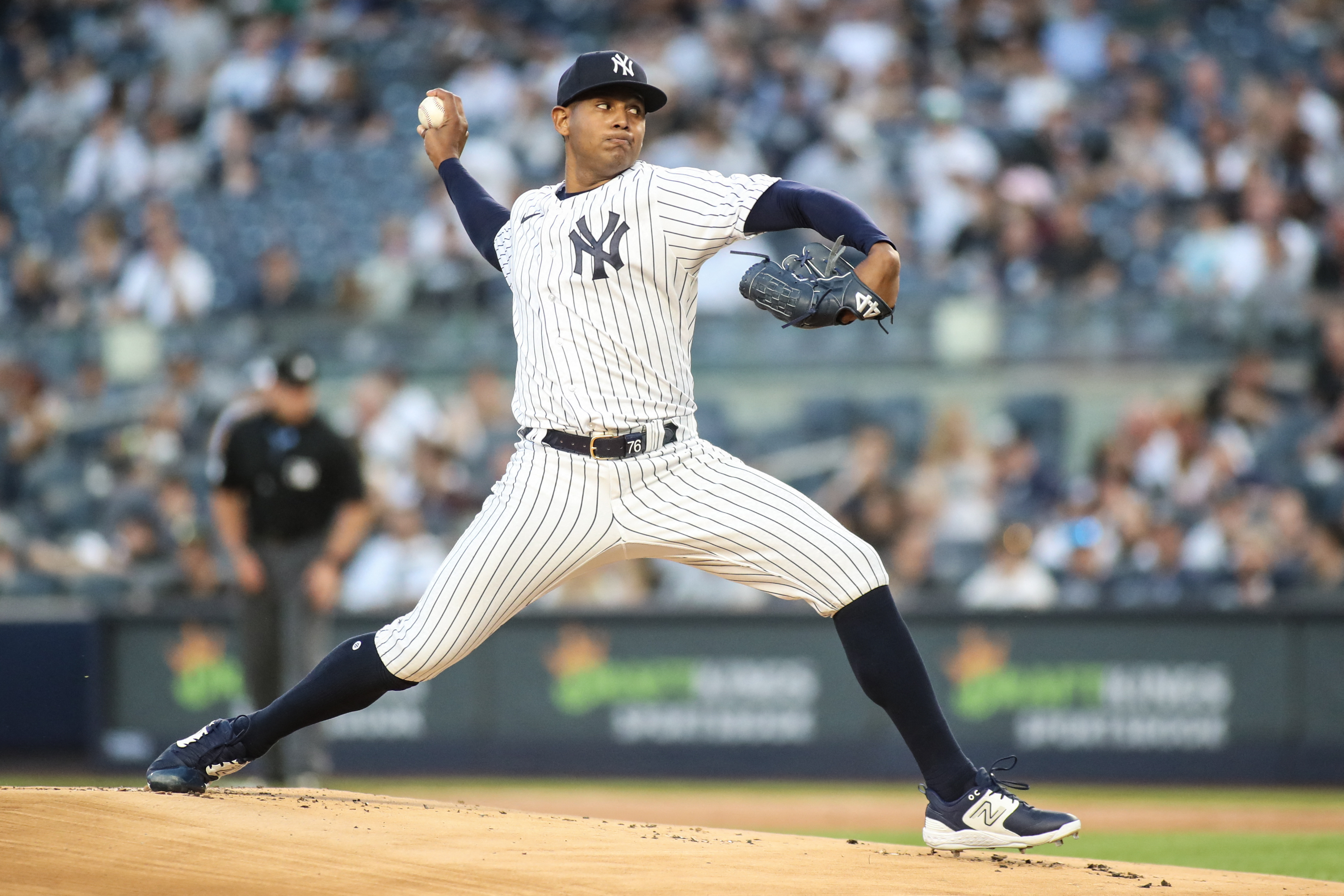 Twins score nine runs in first and rout Yankees in the Bronx