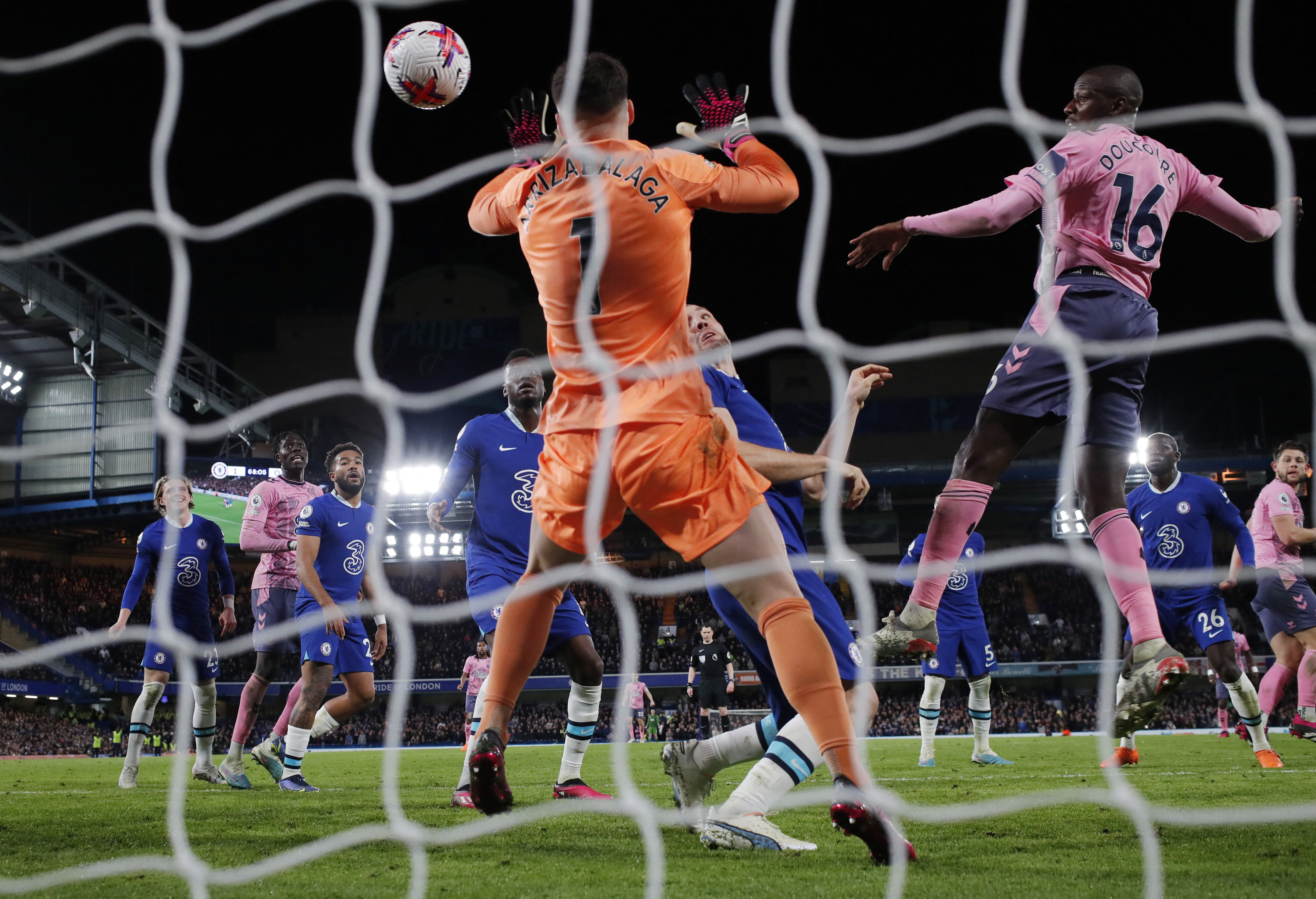 Sloppy Chelsea survive Slavia scare to progress - Eurosport