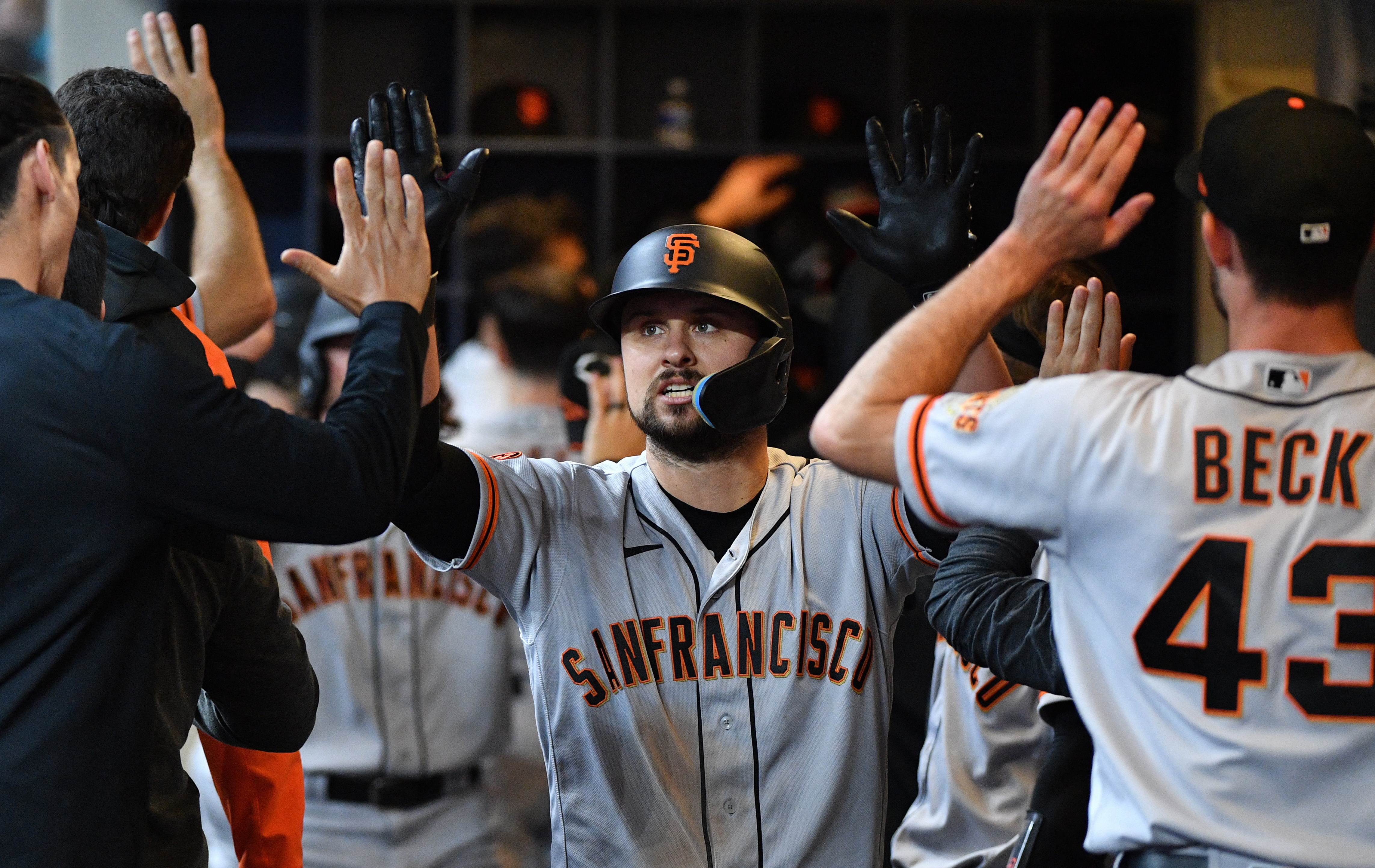 SF Giants unveil 26-man roster for NLDS vs. Dodgers