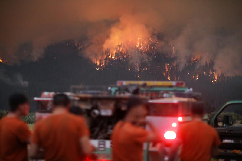 The Dixie Fire burns near Taylorsville, California, U.S., July 29, 2021.  REUTERS/David Swanson - RC2RUO9EXTY4