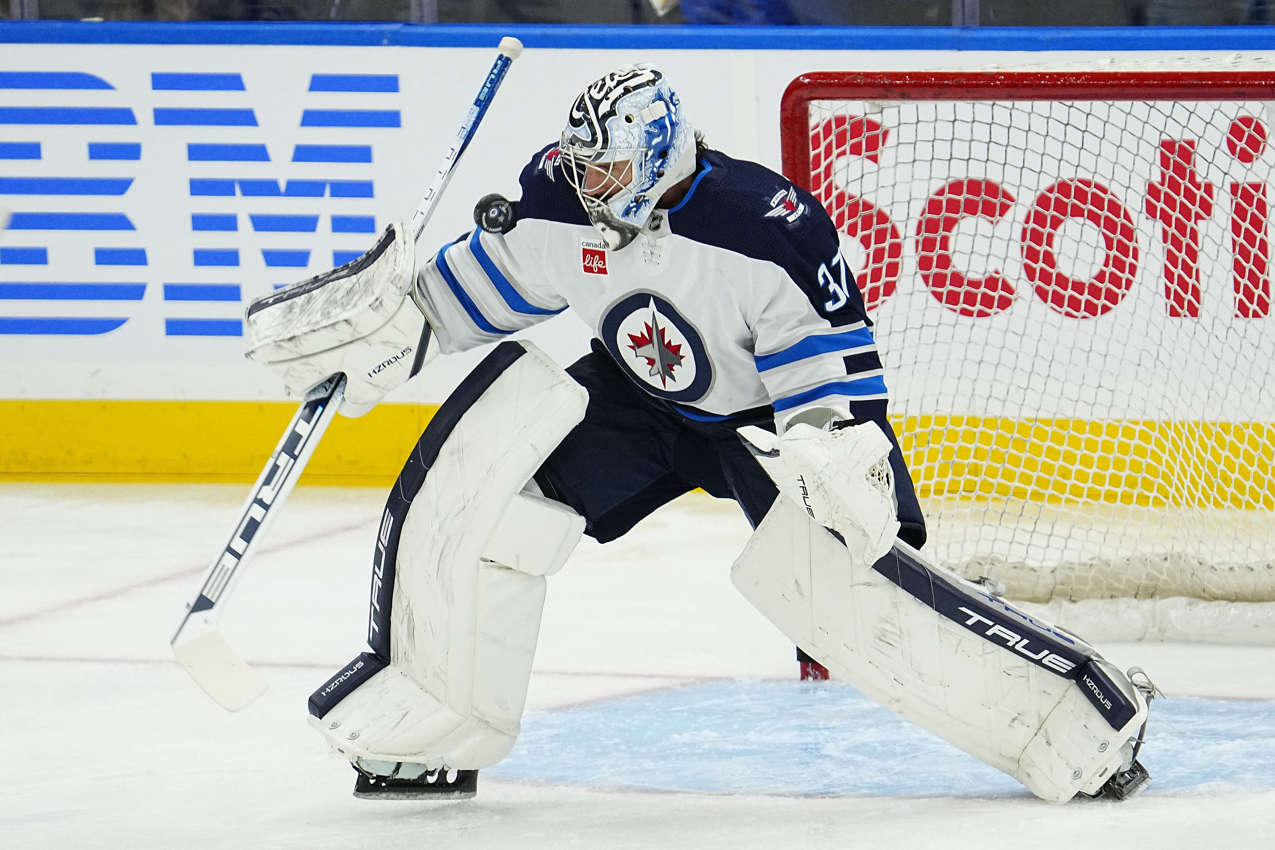 Winnipeg jets goalie clearance jersey