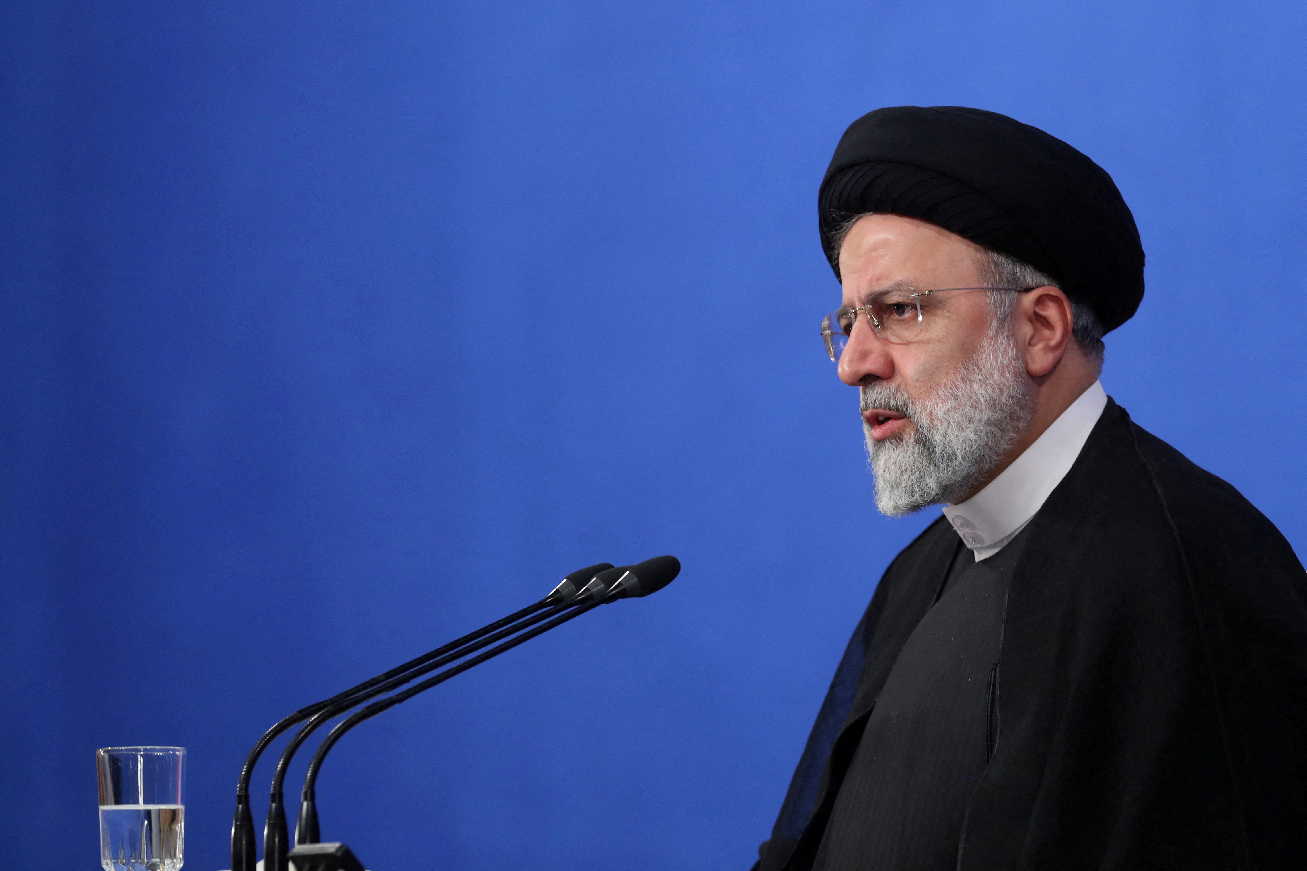 イラン大統領と外相が死亡、ヘリ墜落で　国営ＴＶは原因に言及なし
