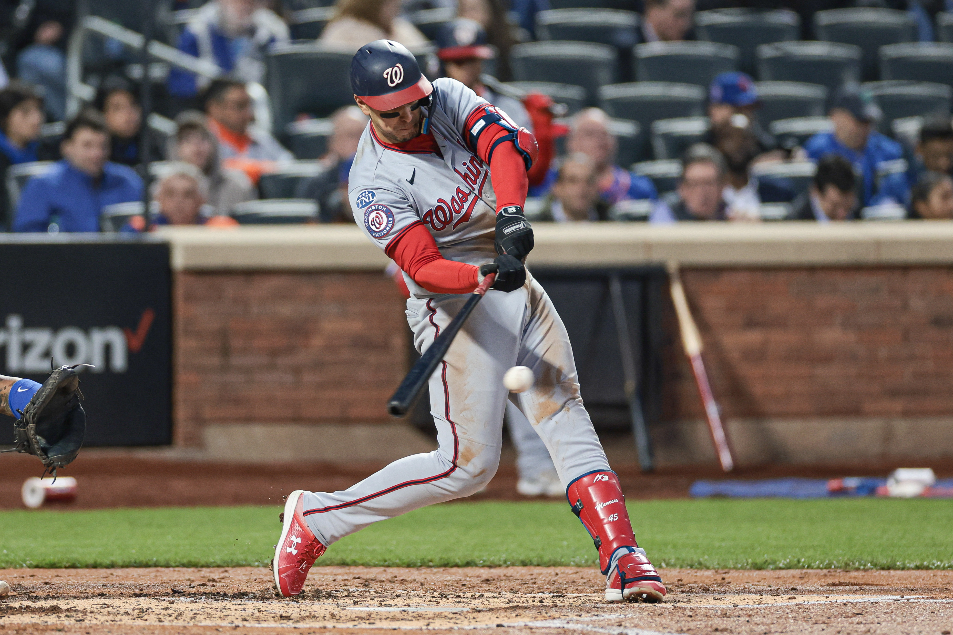 Gray, Ruiz propel Nationals to 5-0 win over Mets