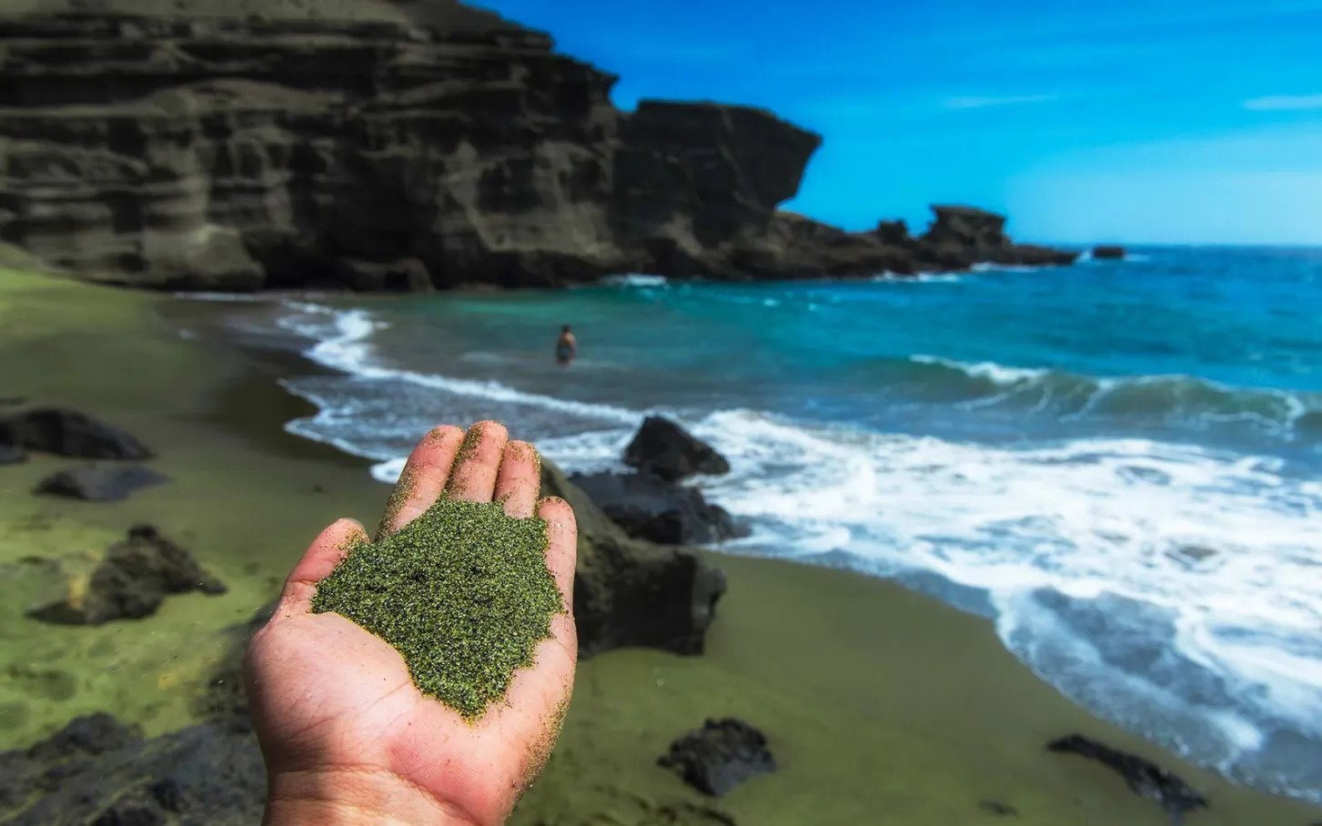 Vesta spreads olivine on US beaches