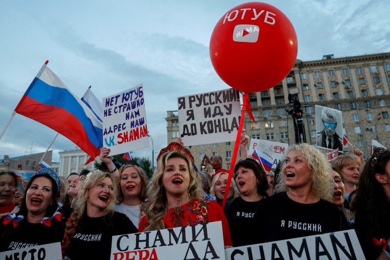 Spectators gather before a concert held in protest against blocking of Russian users' channels on YouTube, in Moscow