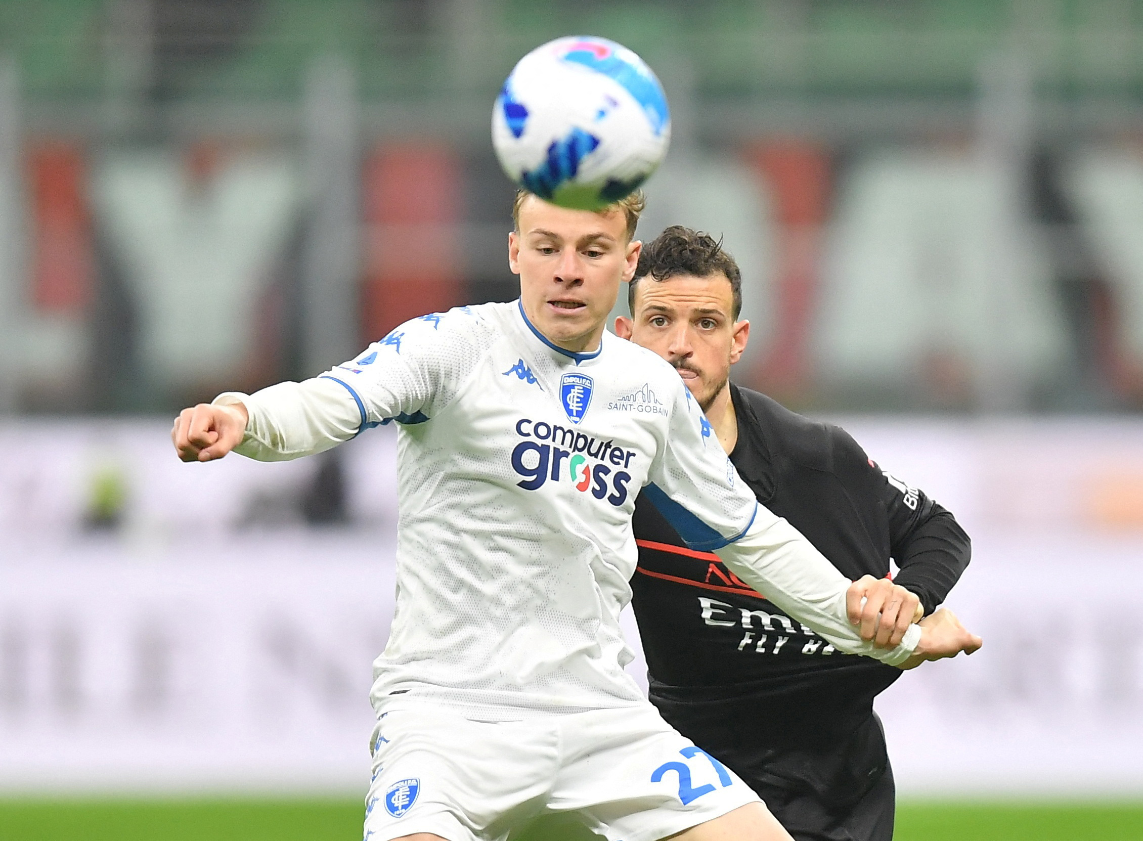 Spezia sign Poland midfielder Zurkowski on loan from Fiorentina | Reuters