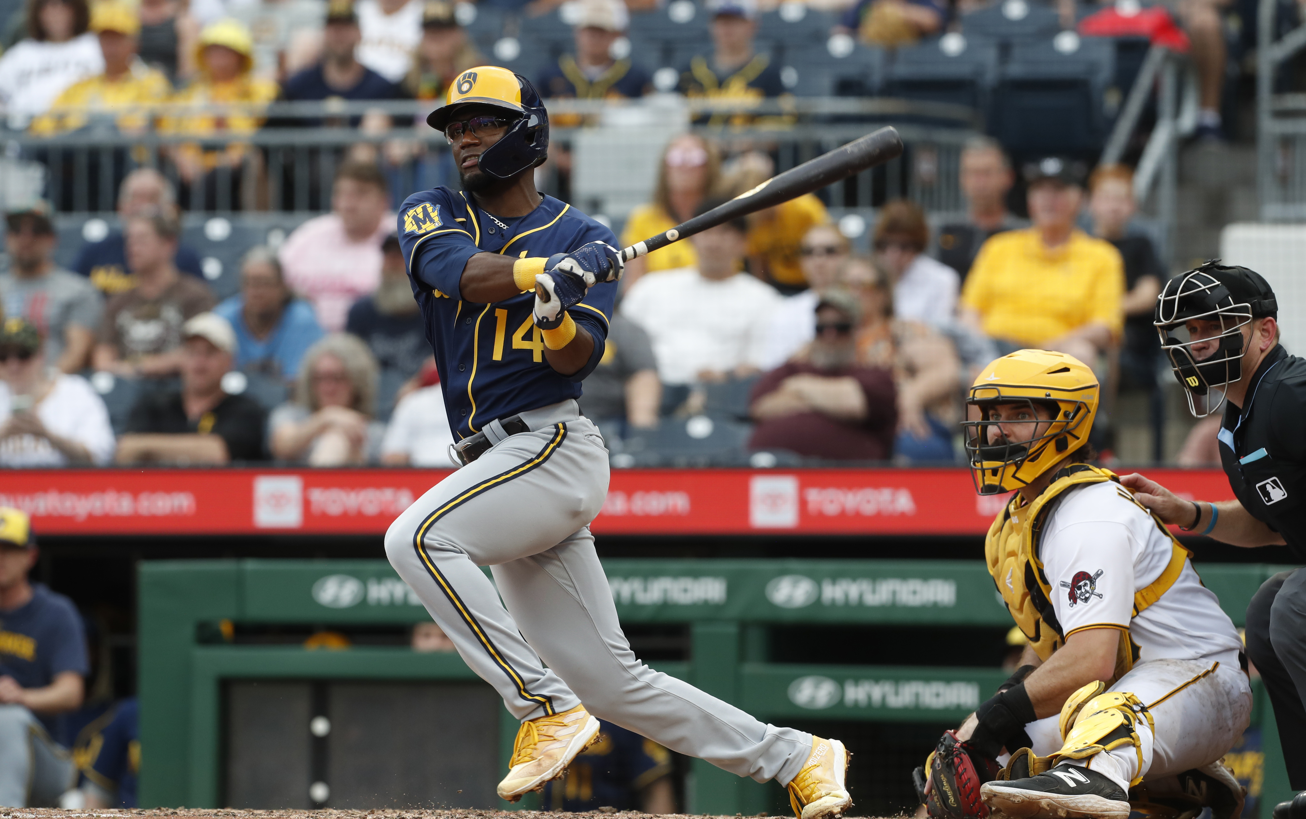 William Contreras HR helps Brewers roar past Pirates